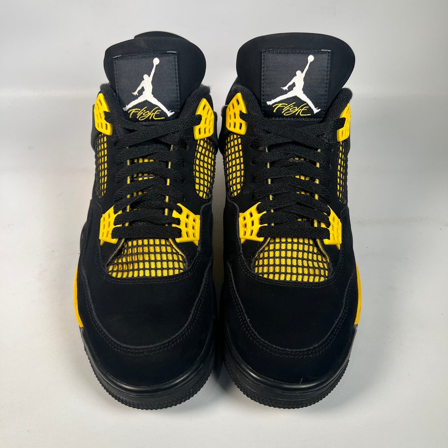 Jordan 4 Thunder (2023) Size 10 USED s22533
