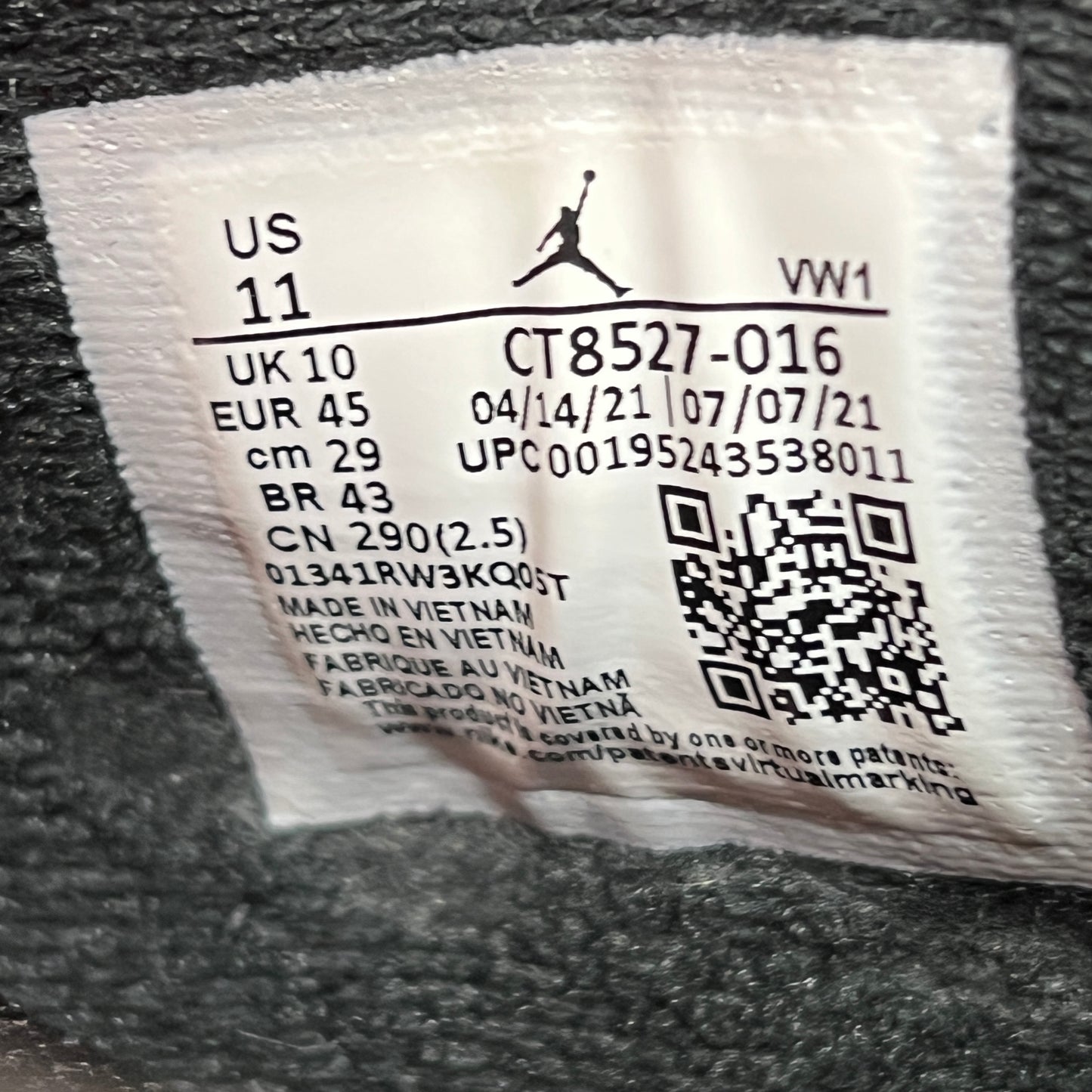 Jordan 4 Red Thunder (2021) Size 11 USED s22598