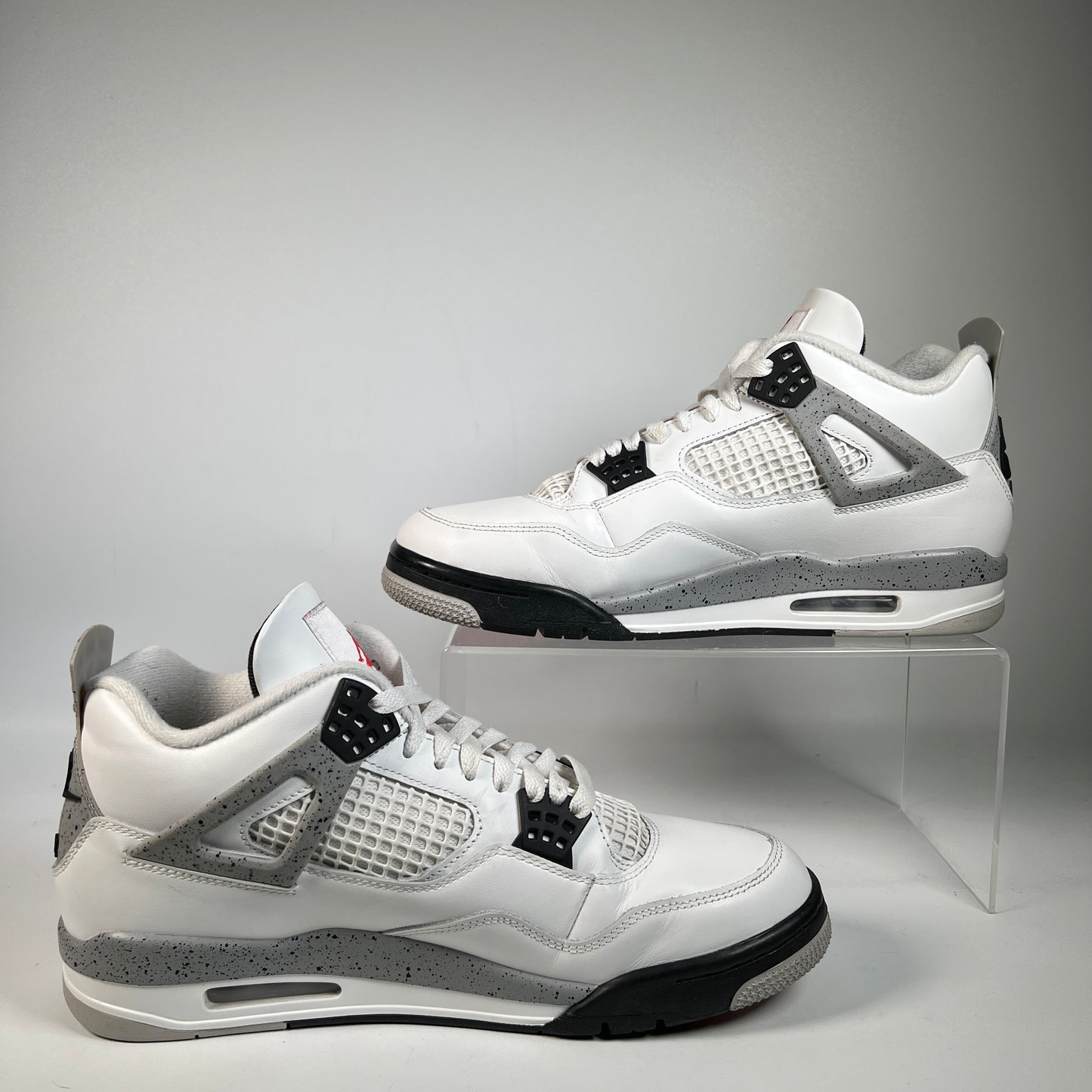 Jordan 4 White Cement (2025) Size 10.5 USED s22611