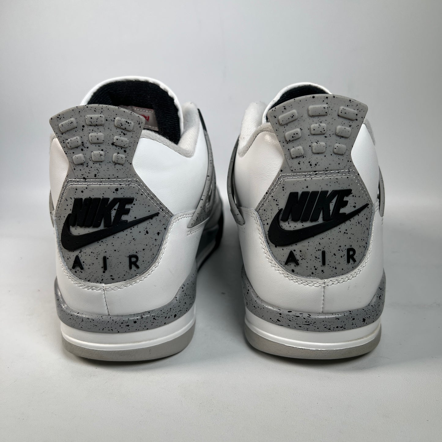 Jordan 4 White Cement (2025) Size 10.5 USED s22611