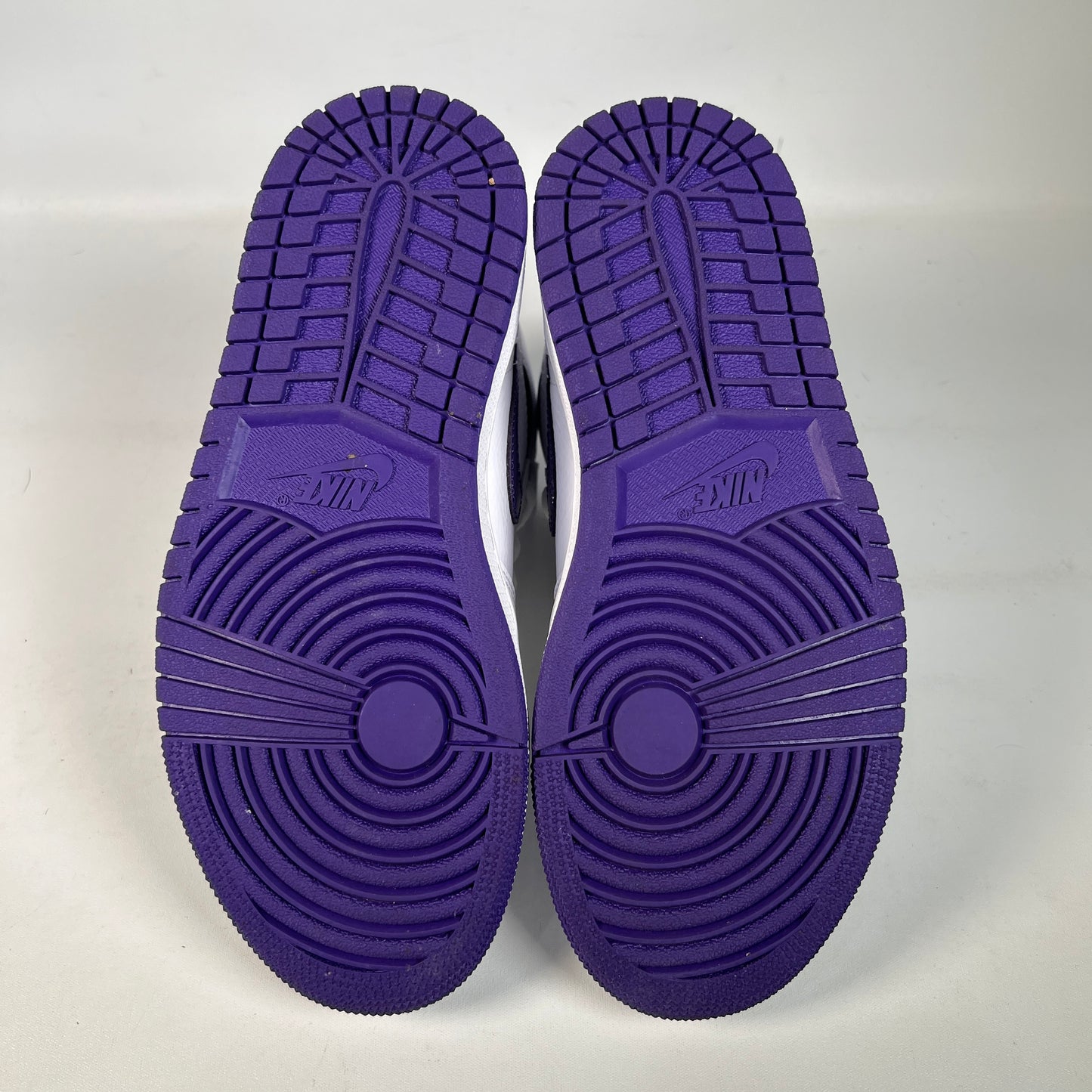 Jordan 1 High Court Purple (2021) Size 5 USED s22591