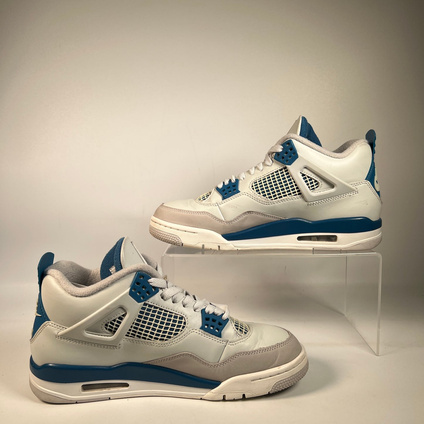 Jordan 4 Military Blue (2024) Size 8.5 USED s22457