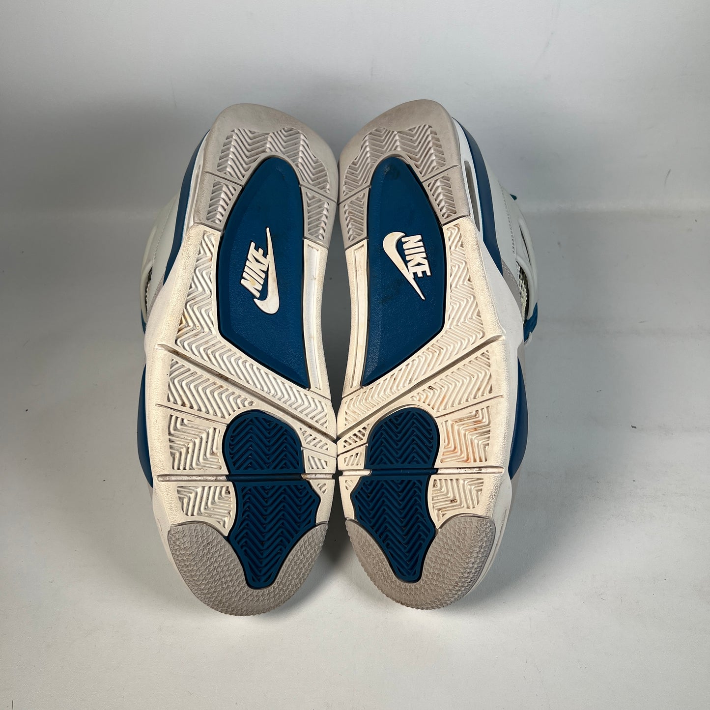 Jordan 4 Military Blue (2024) Size 8.5 USED s22457