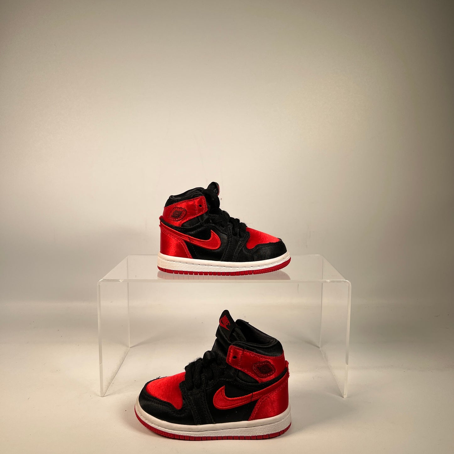 Jordan 1 High Satin Bred (2023) Size 5c USED s22585