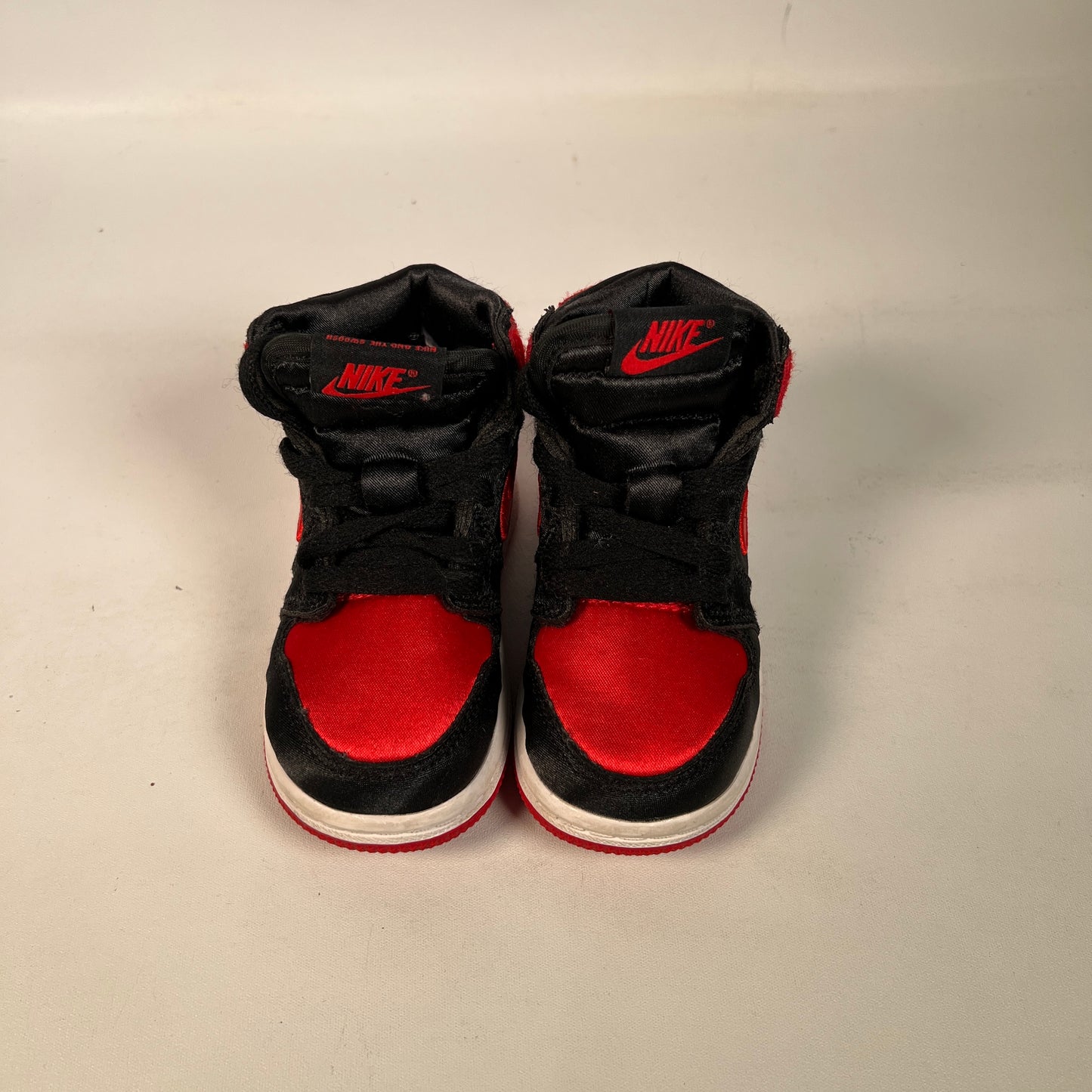 Jordan 1 High Satin Bred (2023) Size 5c USED s22585