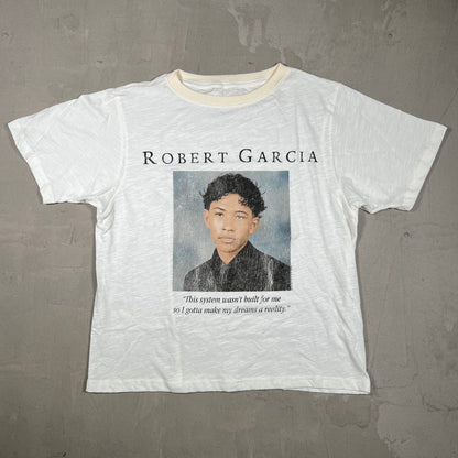 GV Gallery Raspberry Hills Robert Garcia White Tee Size Small USED x18324