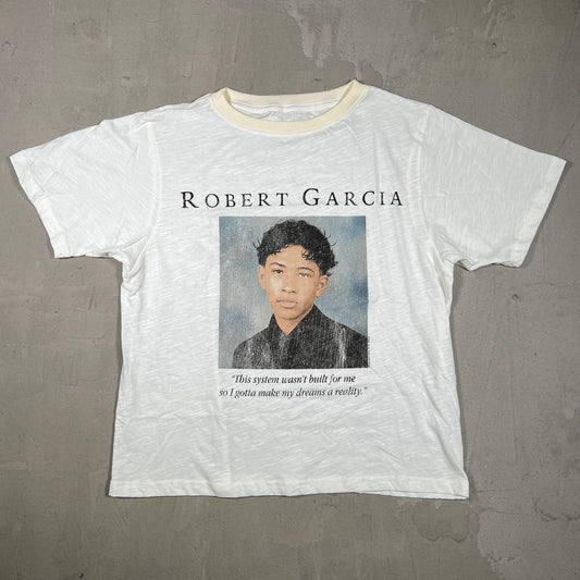 GV Gallery Raspberry Hills Robert Garcia White Tee Size Small USED x18324