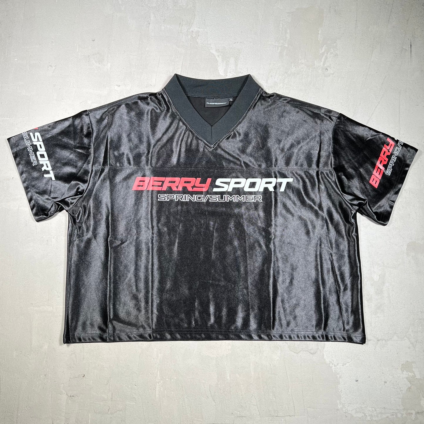 GV Gallery Raspberry Hills Berry Sport Black Jersey Size Small USED x18326