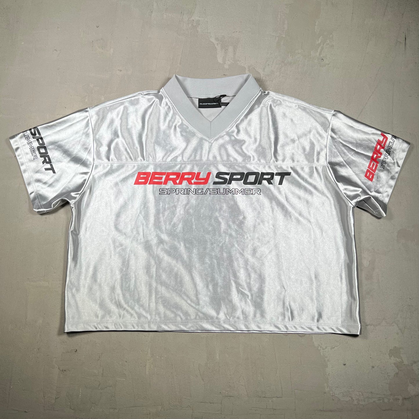 GV Gallery Raspberry Hills Berry Sport Silver Jersey Size Small NEW x18327
