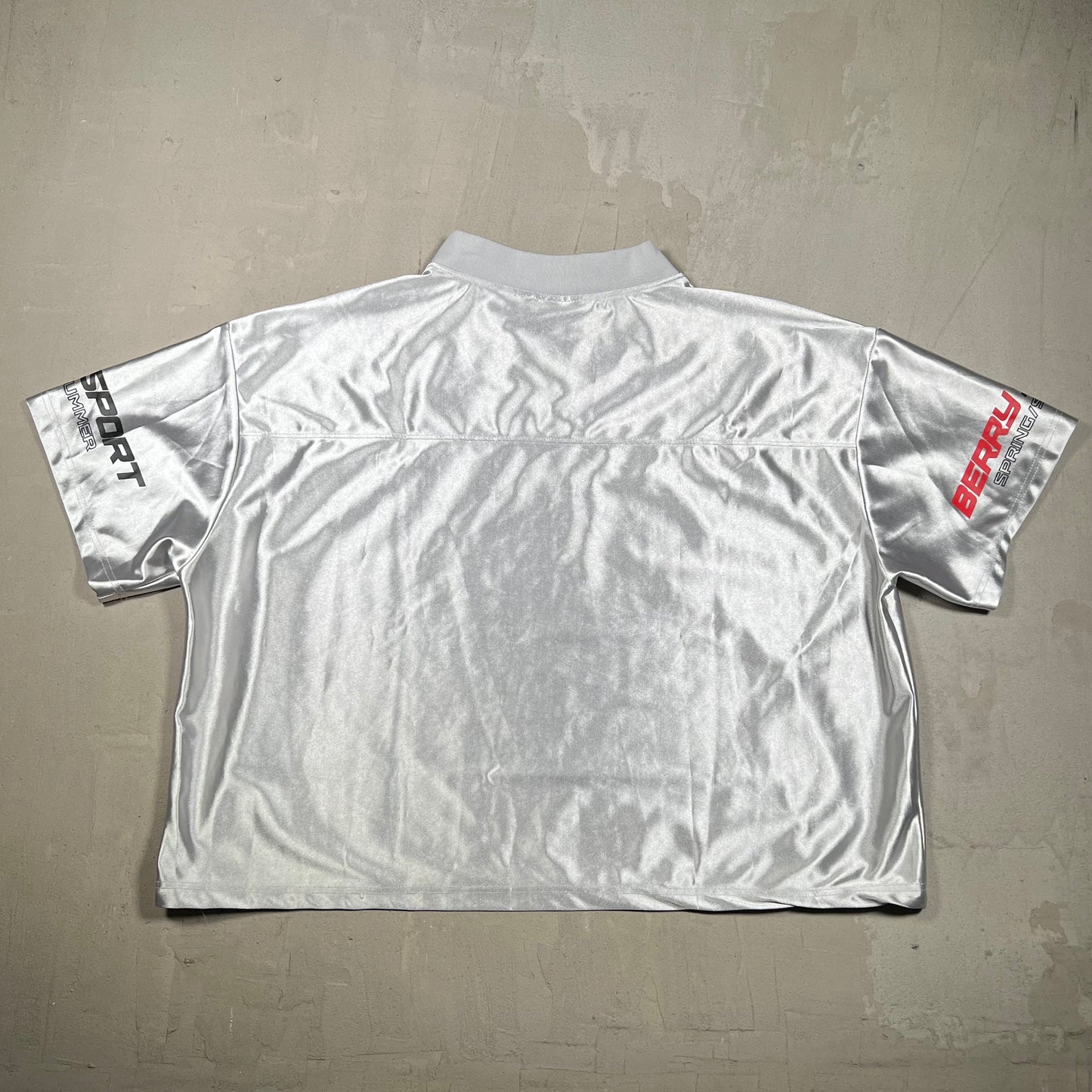 GV Gallery Raspberry Hills Berry Sport Silver Jersey Size Small NEW x18327