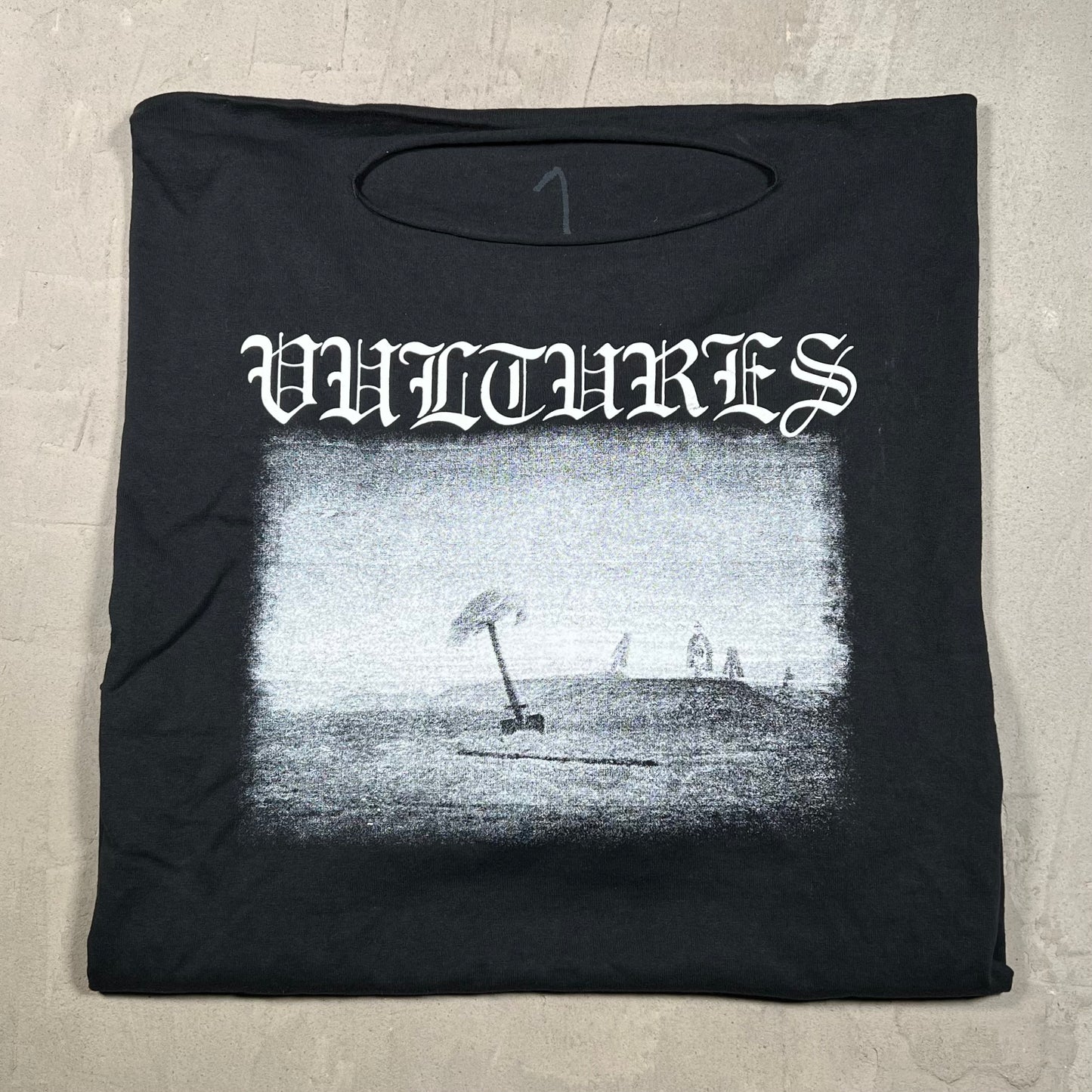 Yeezy vultures longsleeve black Size 1 (small) NEW x10326