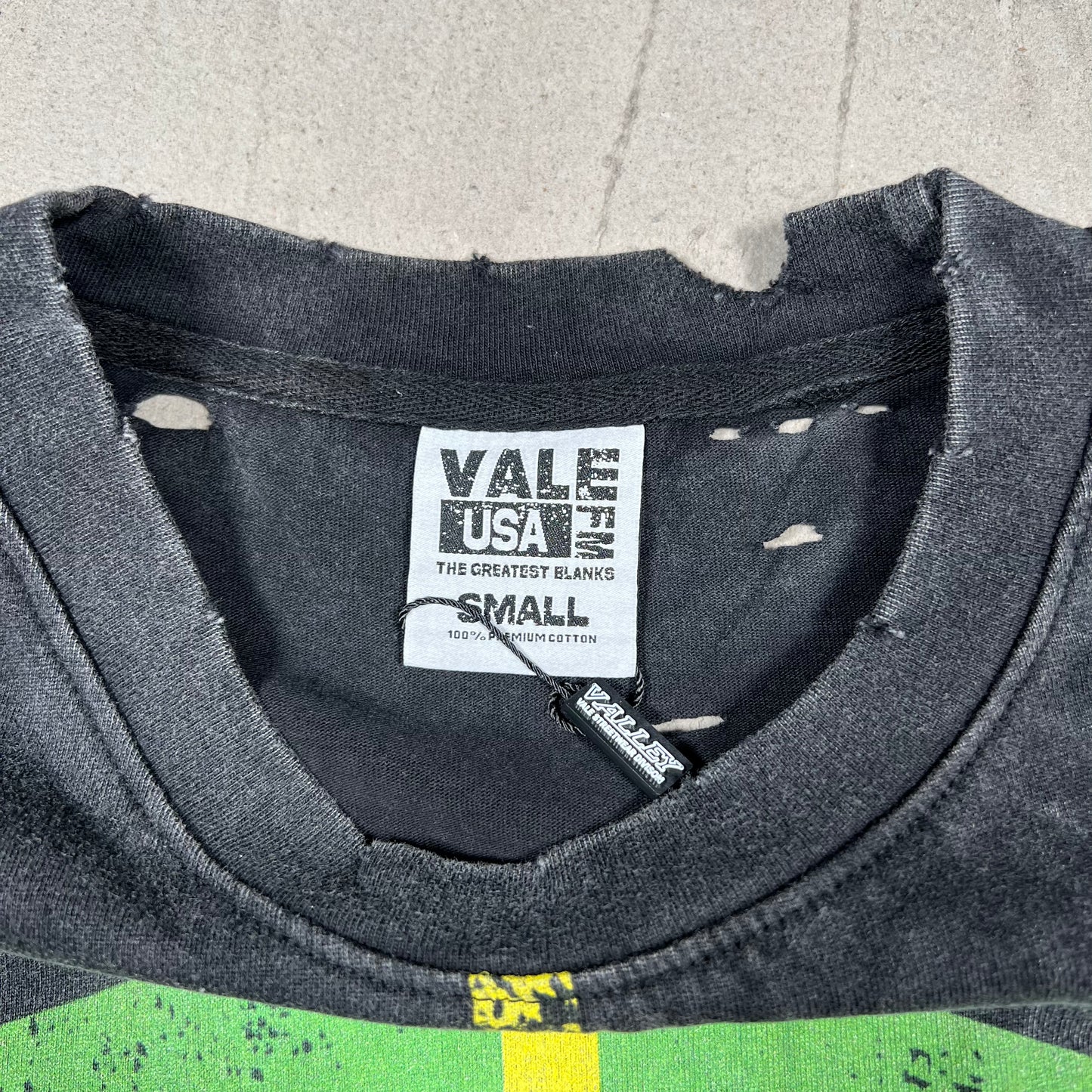 Vale Public Enemy Target Washed Black Tee Size Small NEW x18274