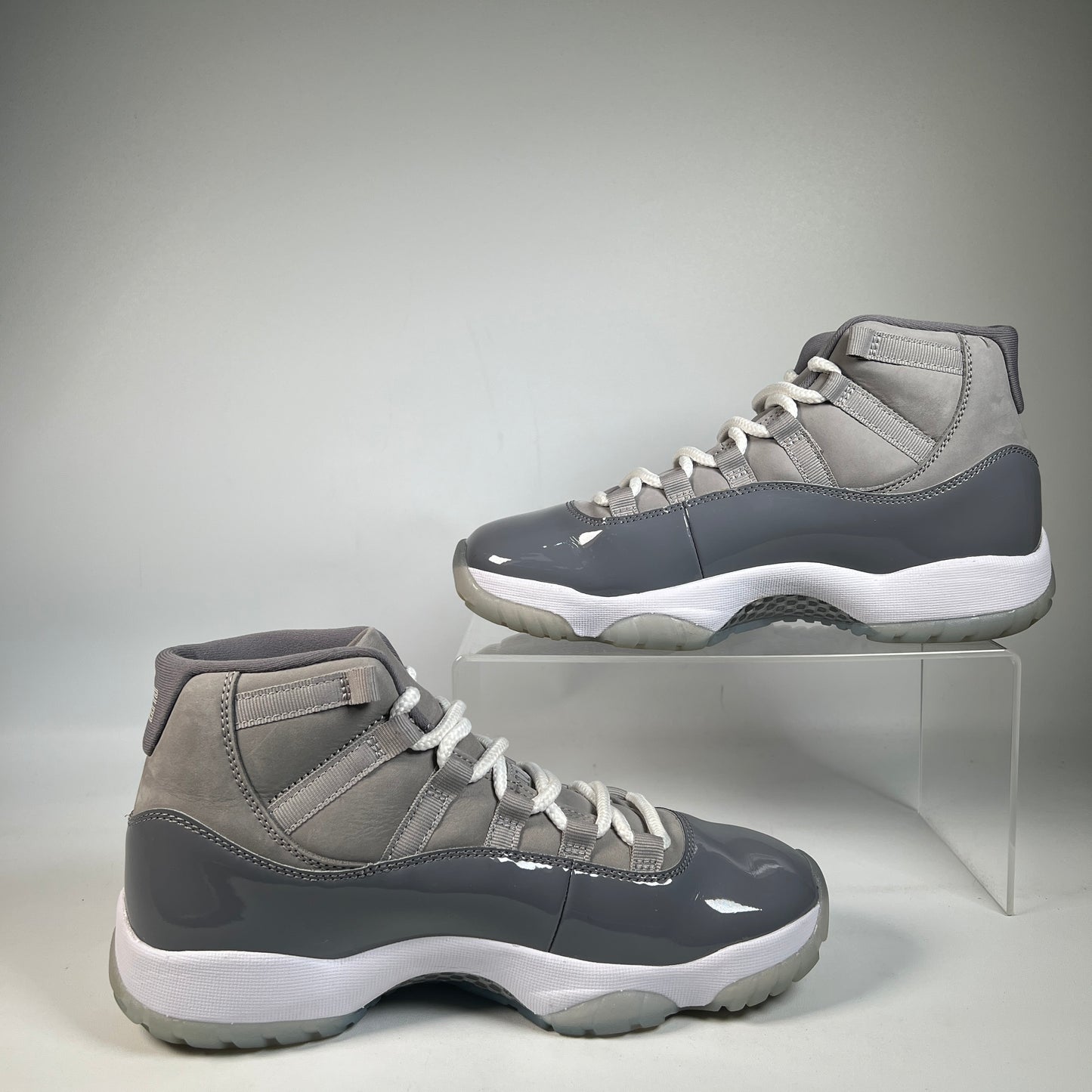 Jordan 11 High Cool Grey (2021) Size 8 USED s22668
