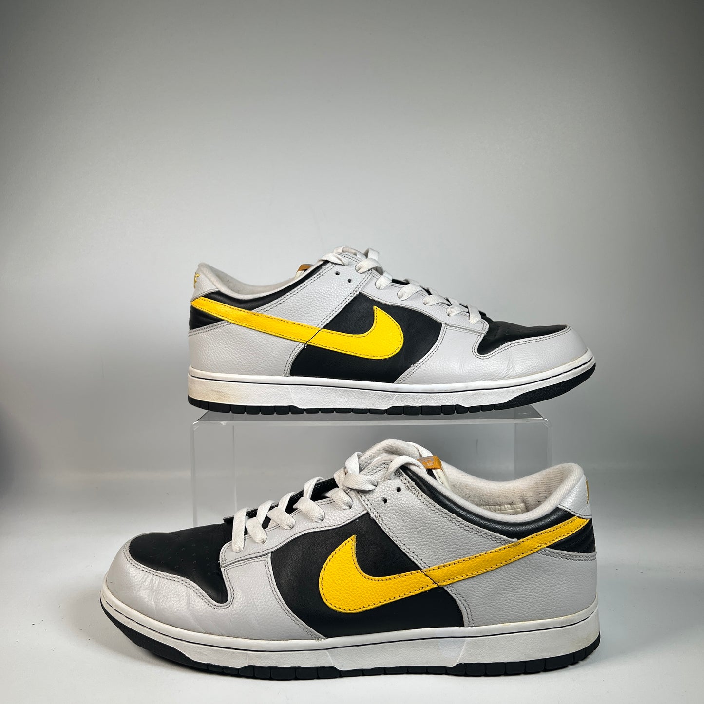 Nike Dunk Low Black Varsity Maize (2005) Size 12 USED s22579