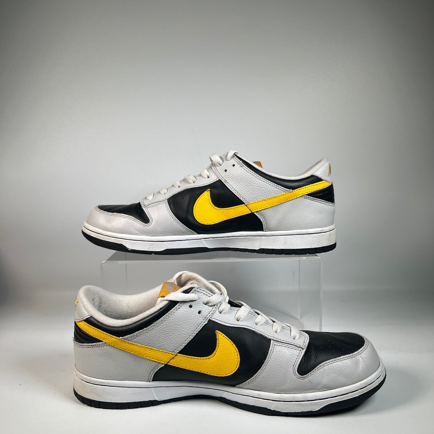 Nike Dunk Low Black Varsity Maize (2005) Size 12 USED s22579