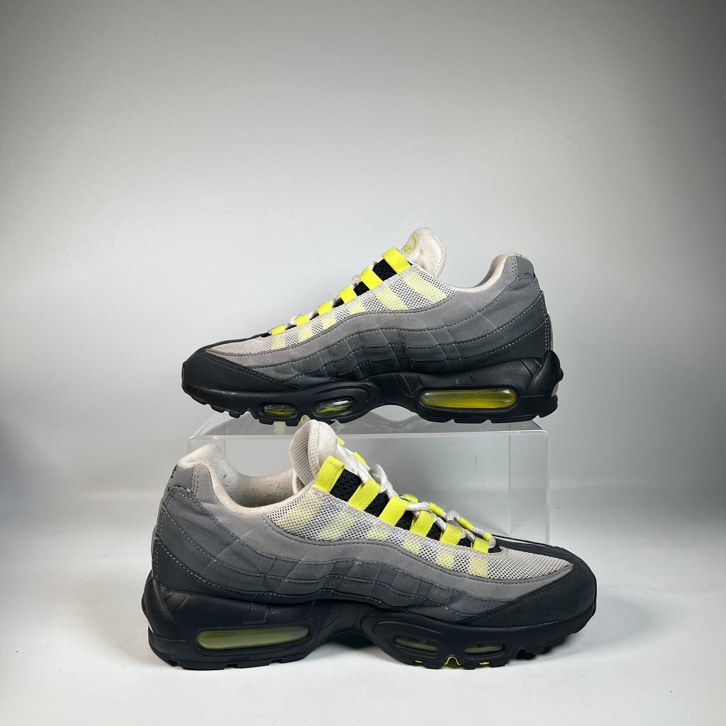 Nike Air Max 95 Neon (2020) Size 9 USED s22738
