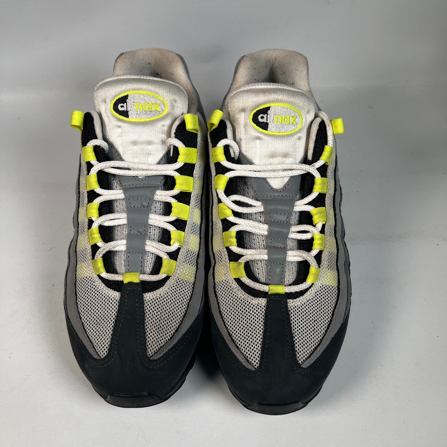 Nike Air Max 95 Neon (2020) Size 9 USED s22738