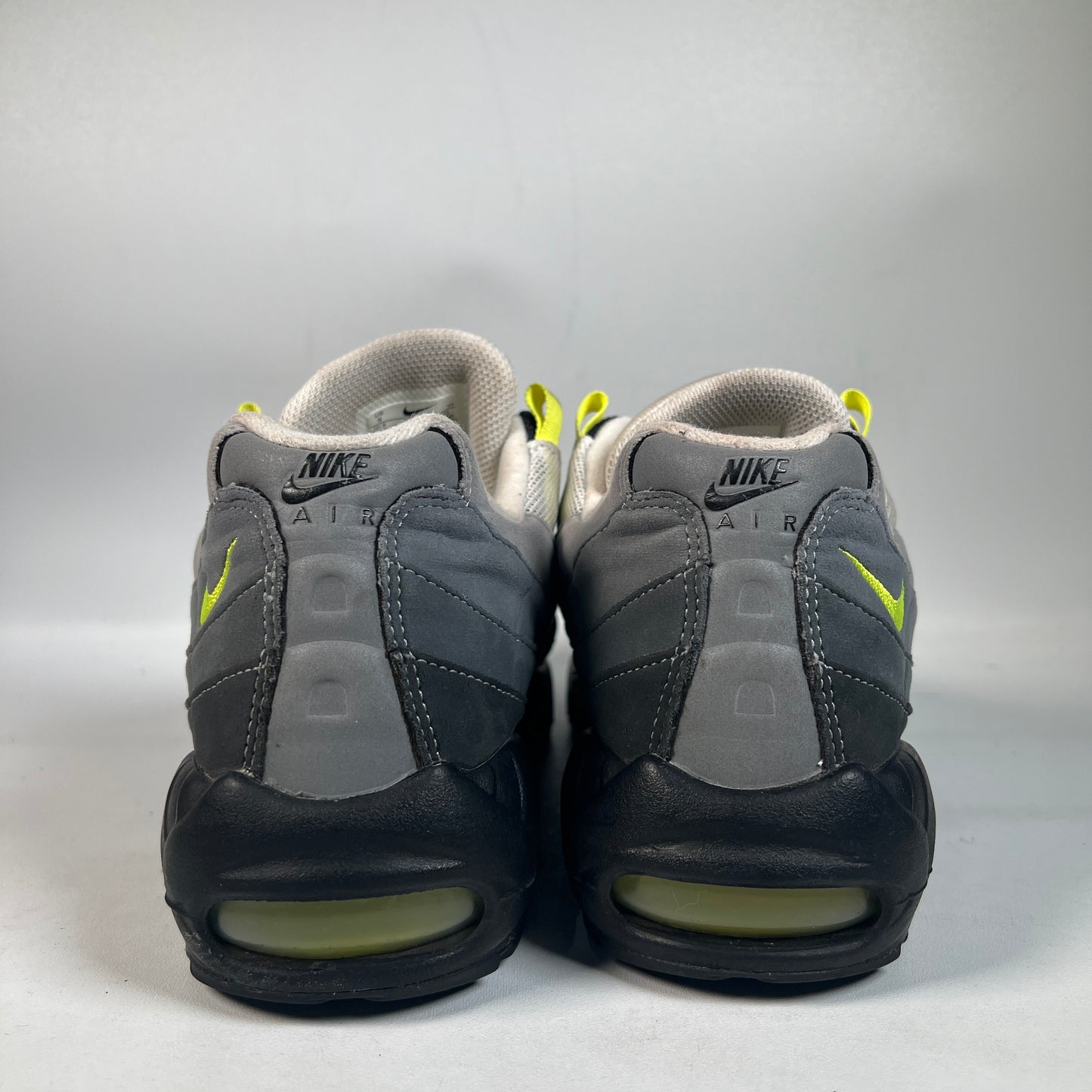 Nike Air Max 95 Neon (2020) Size 9 USED s22738