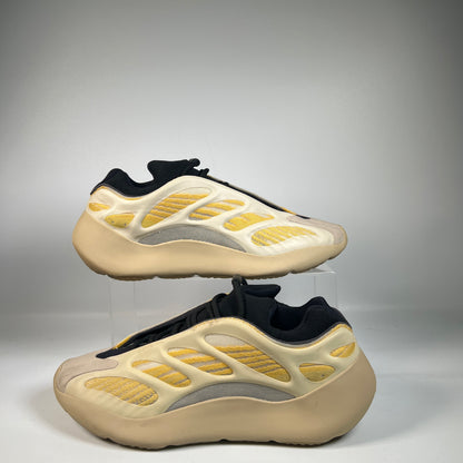 Yeezy 700v3 Safflower (2020) Size 11 USED s22625