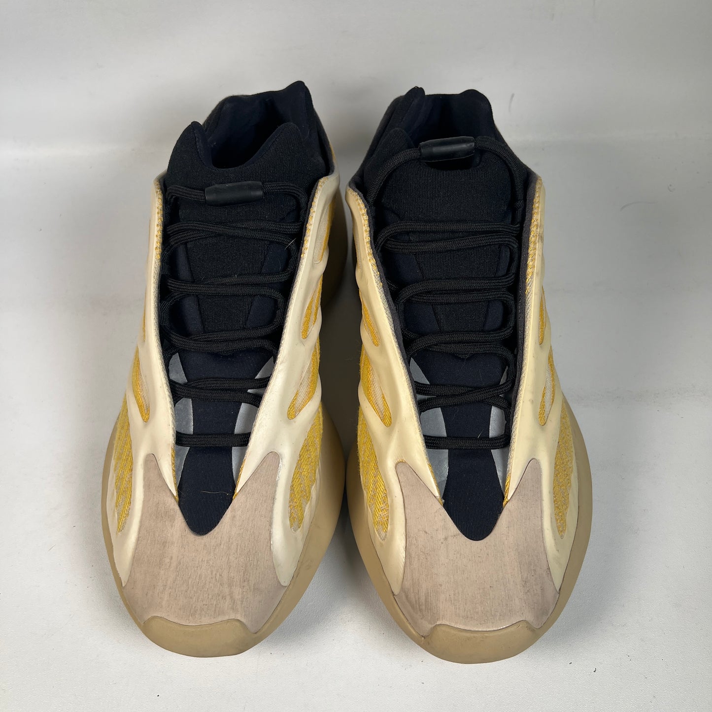 Yeezy 700v3 Safflower (2020) Size 11 USED s22625