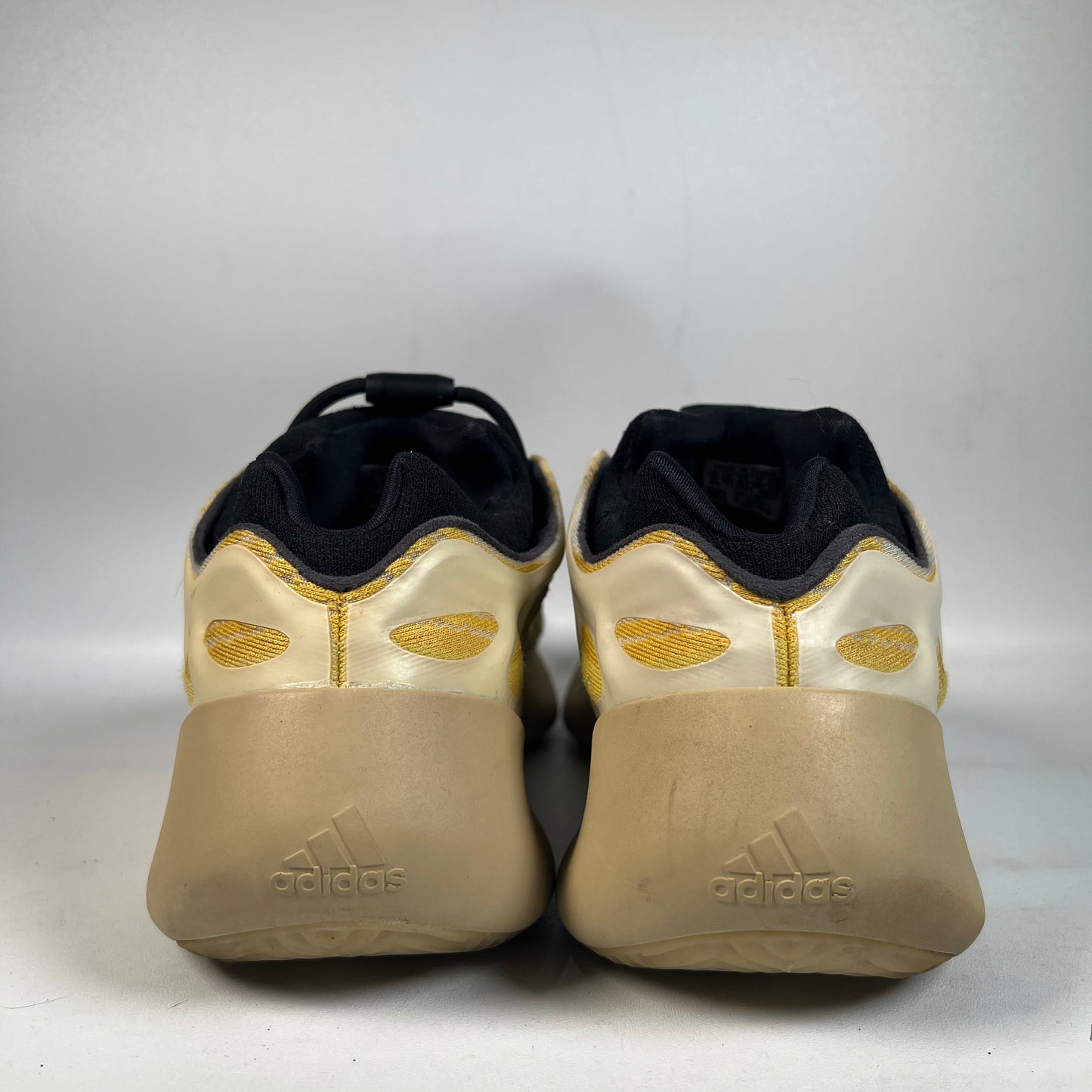 Yeezy 700v3 Safflower (2020) Size 11 USED s22625