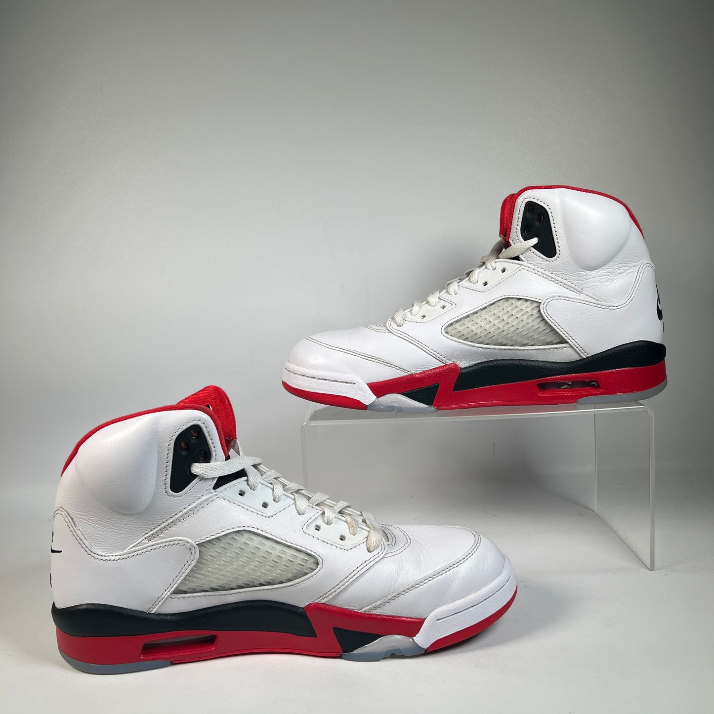 Jordan 5 Fire Red Black Tongue (2025) Size 9.5 USED s22717