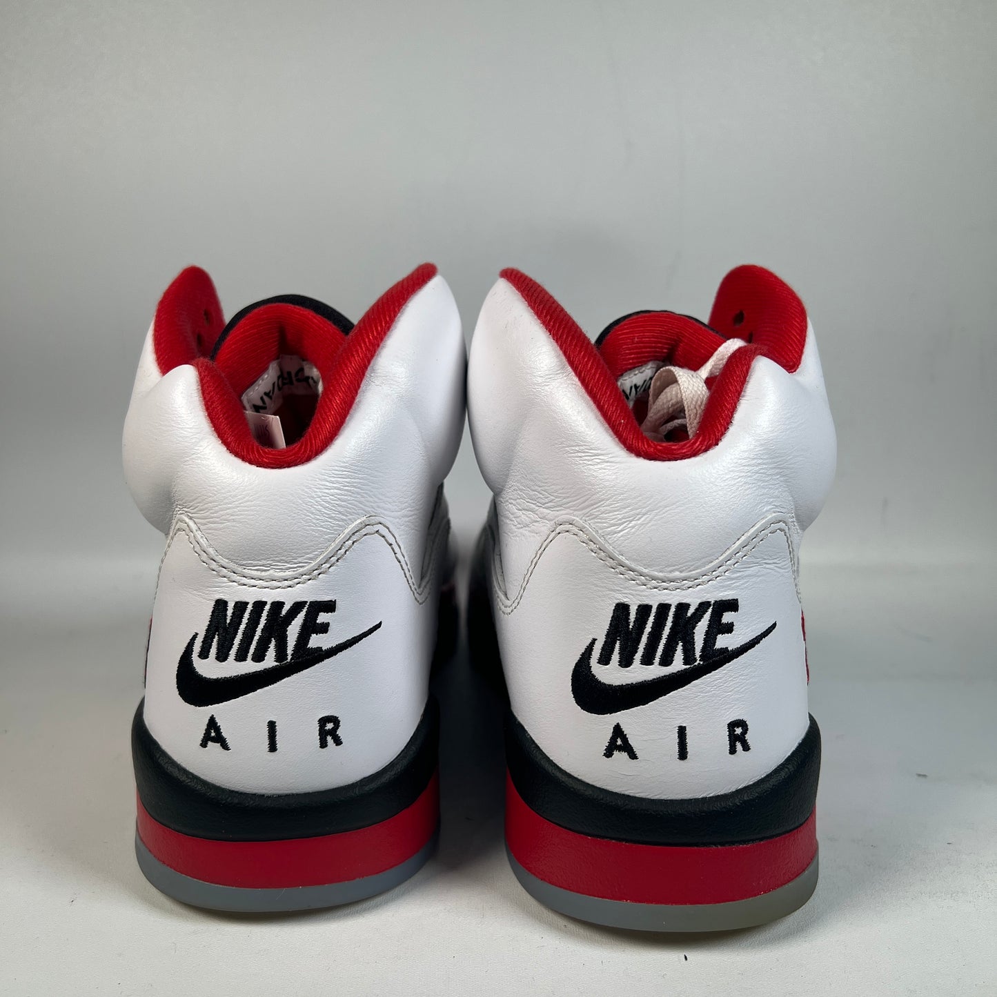 Jordan 5 Fire Red Black Tongue (2025) Size 9.5 USED s22717