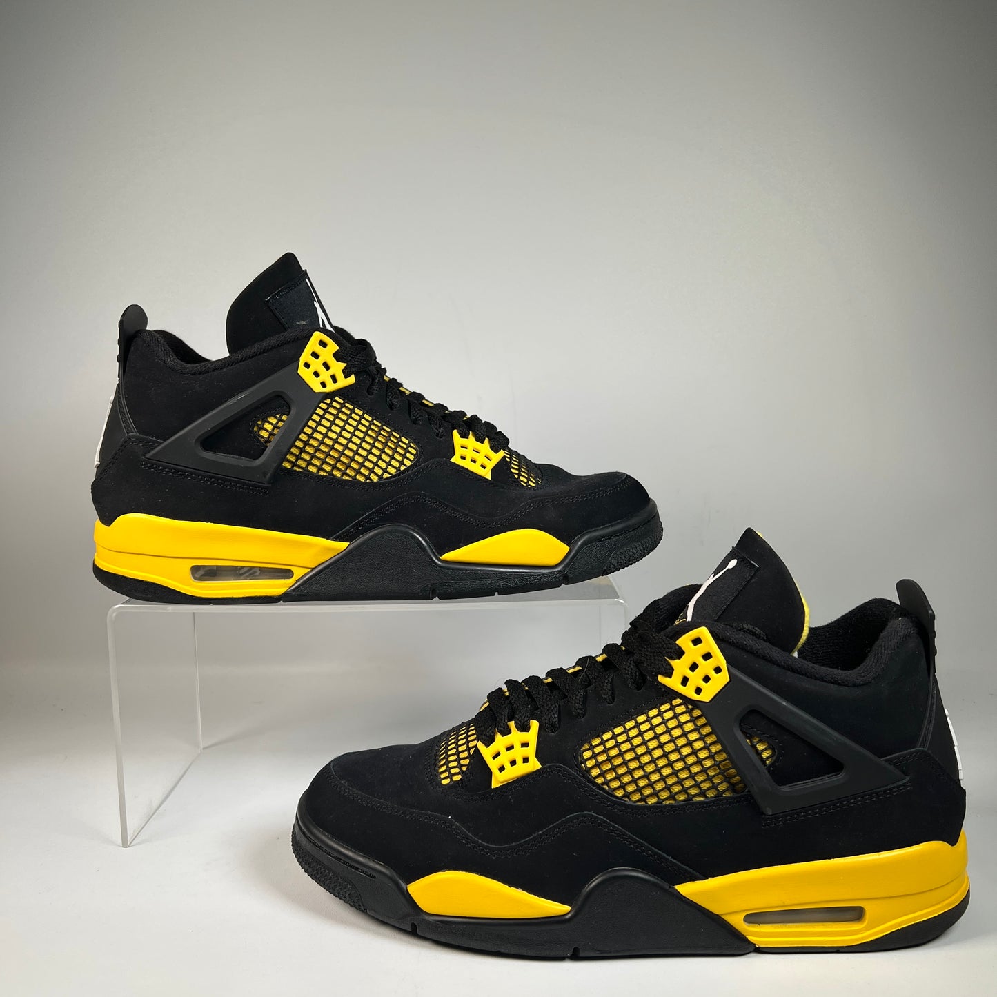 Jordan 4 Thunder (2023) Size 10 USED s22770