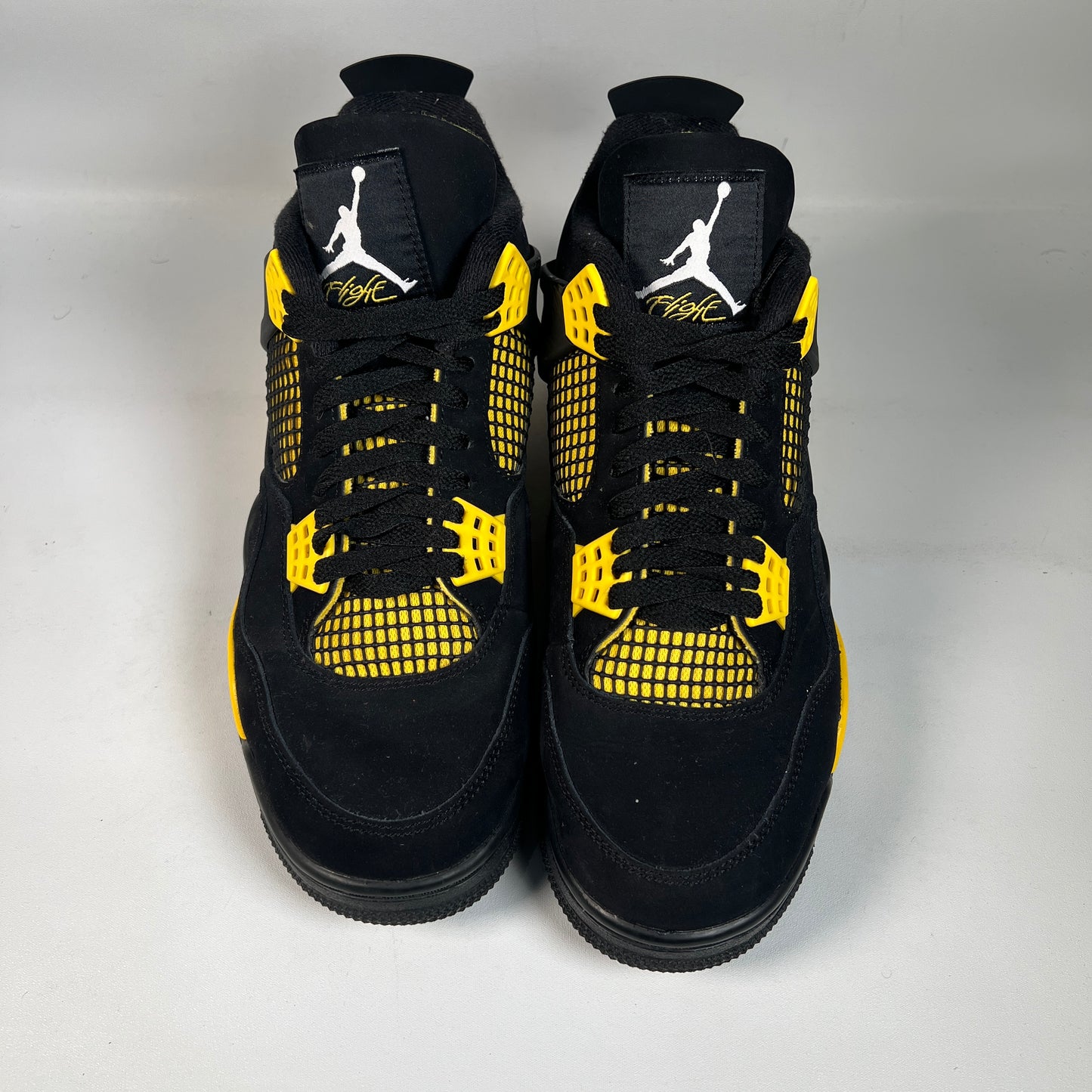 Jordan 4 Thunder (2023) Size 10 USED s22770