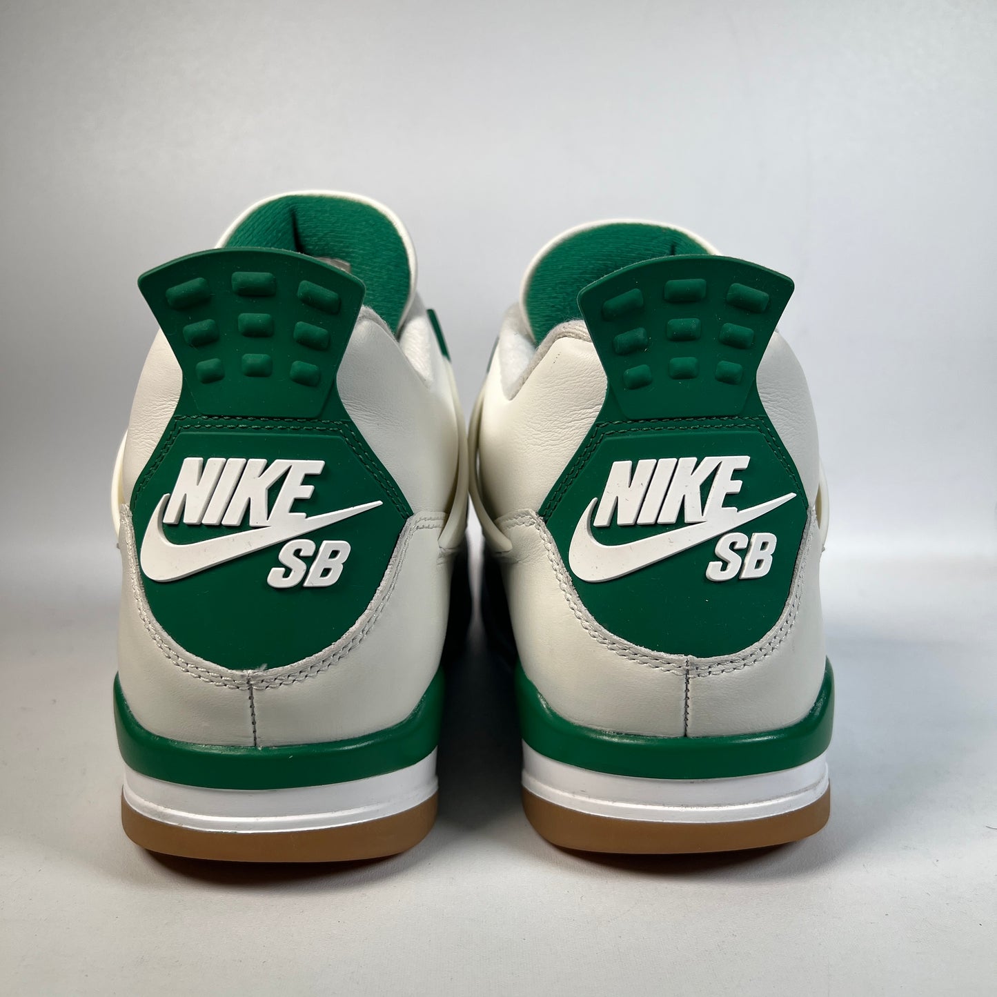 Jordan 4 SB Pine Green (2023) Size 10 USED s22728