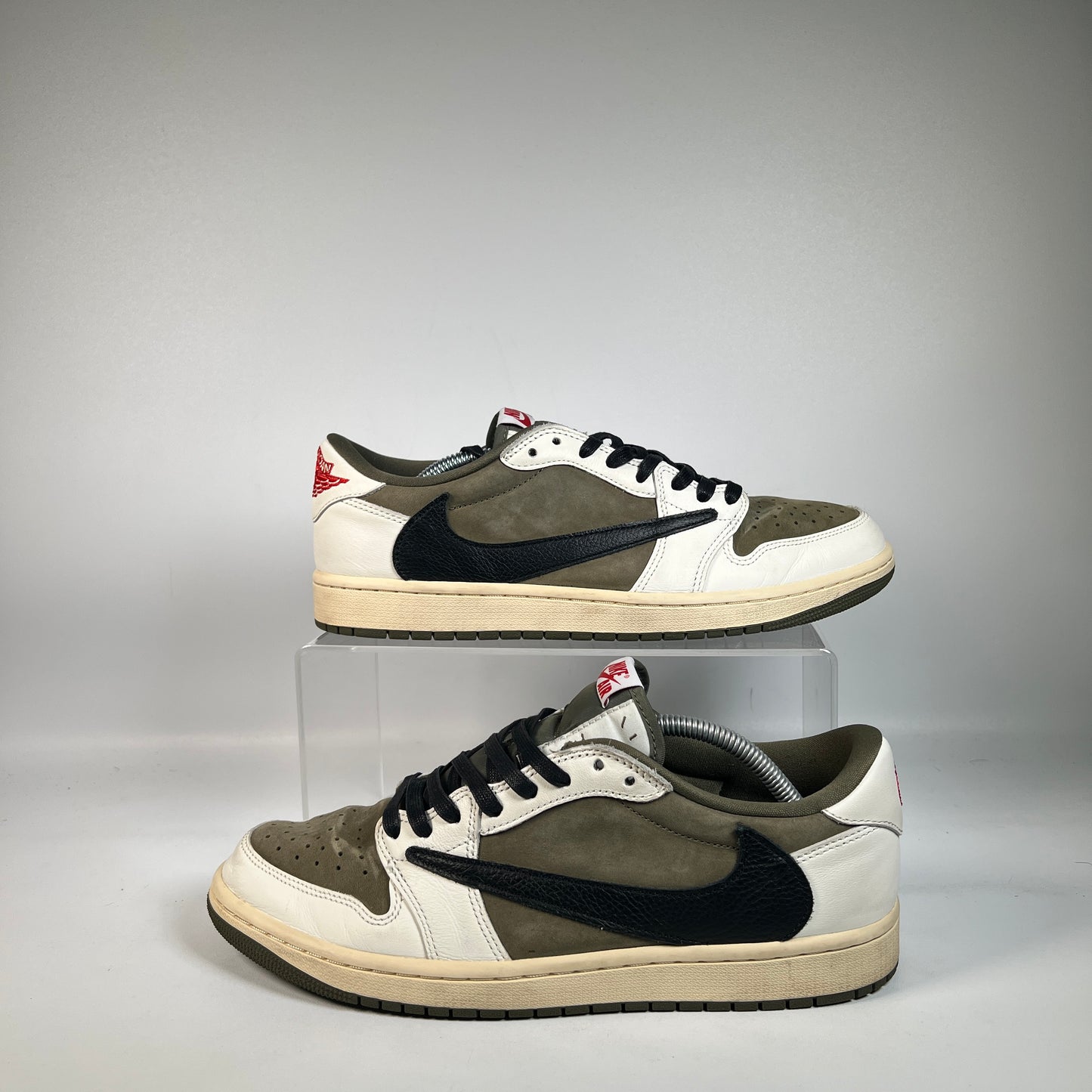 Jordan 1 Low Travis Scott Medium Olive (2024) Size 10.5 USED s22749