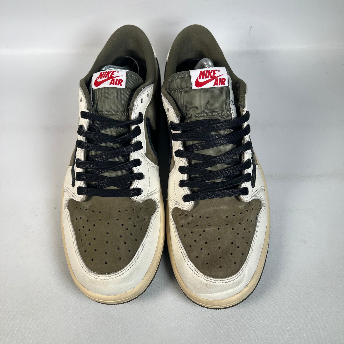 Jordan 1 Low Travis Scott Medium Olive (2024) Size 10.5 USED s22749