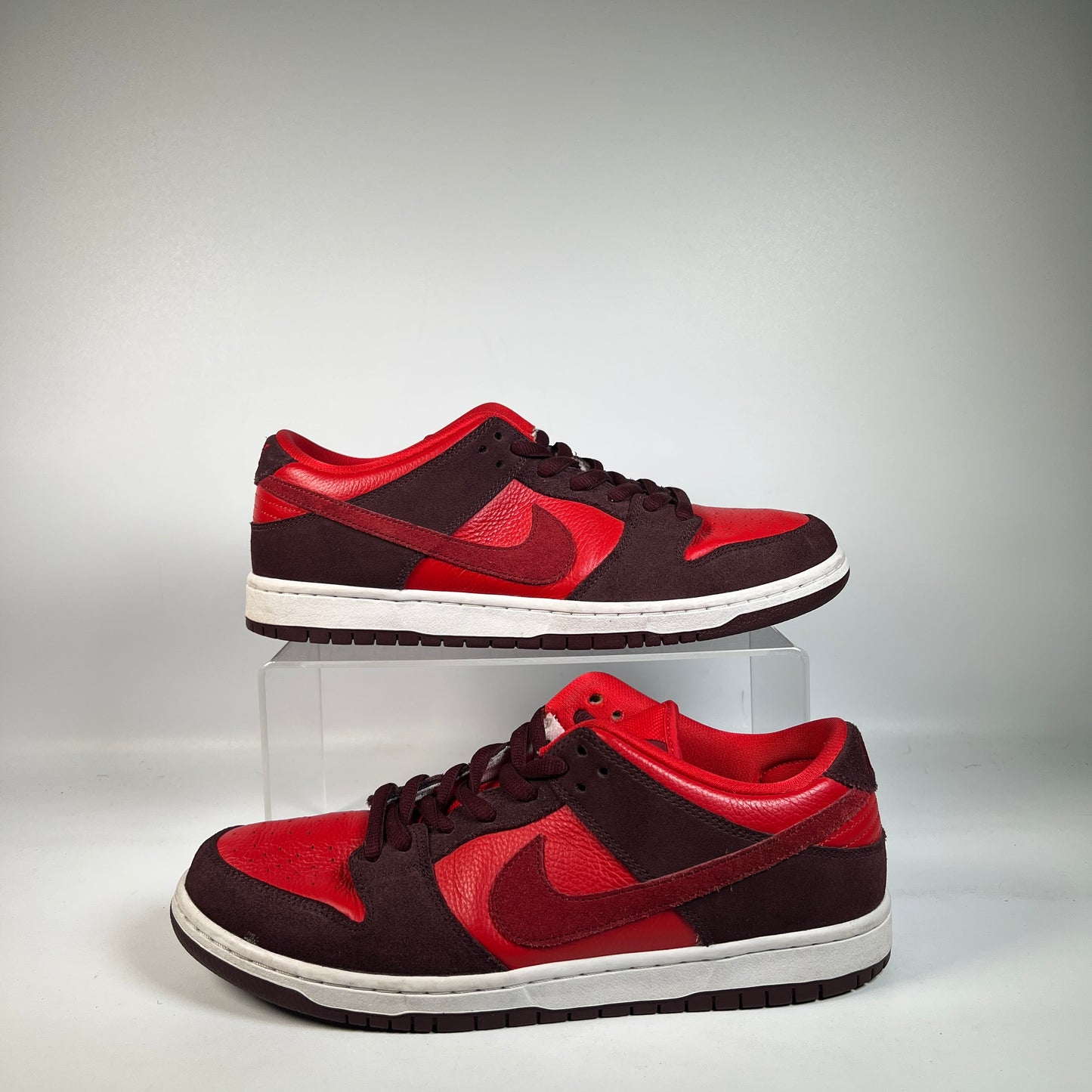Nike SB Dunk Low Cherry (2022) Size 11 USED s22736