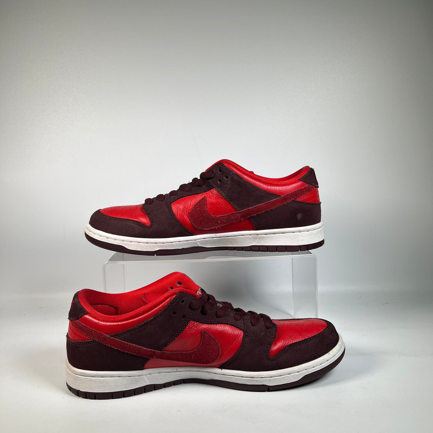 Nike SB Dunk Low Cherry (2022) Size 11 USED s22736