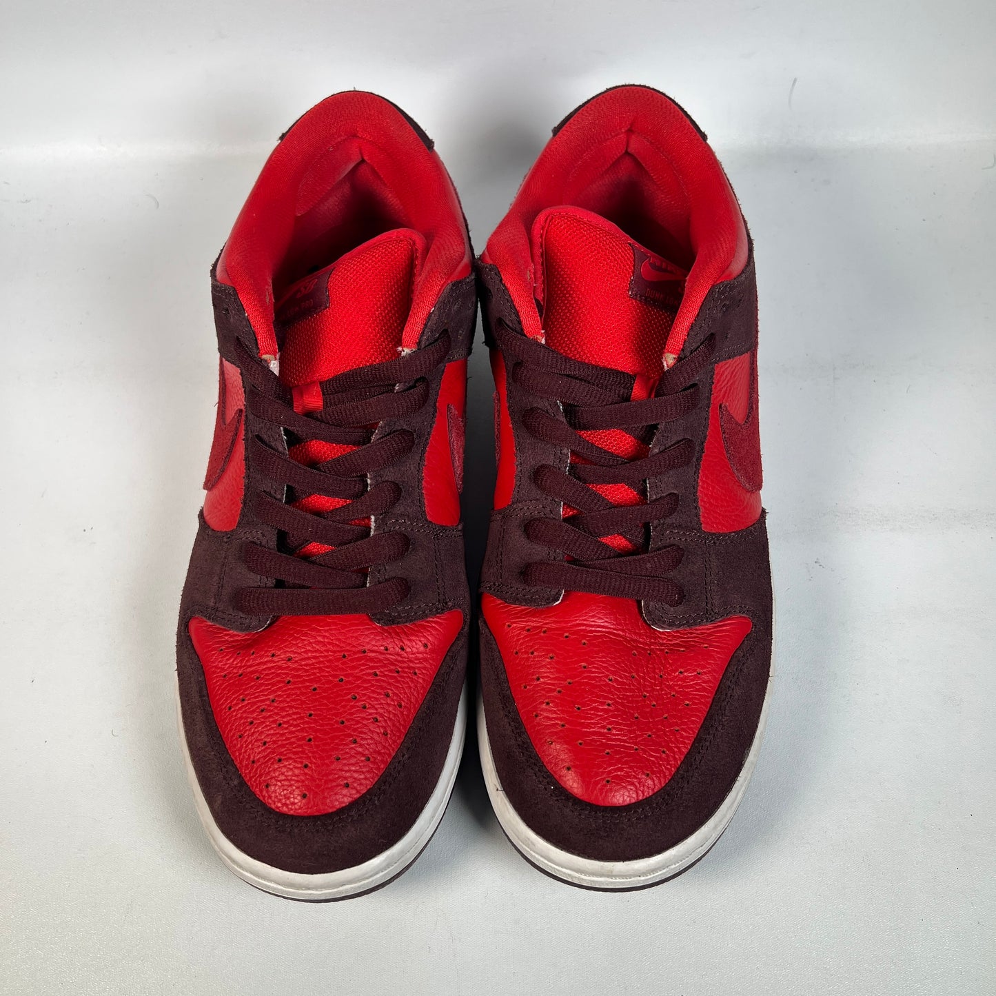Nike SB Dunk Low Cherry (2022) Size 11 USED s22736