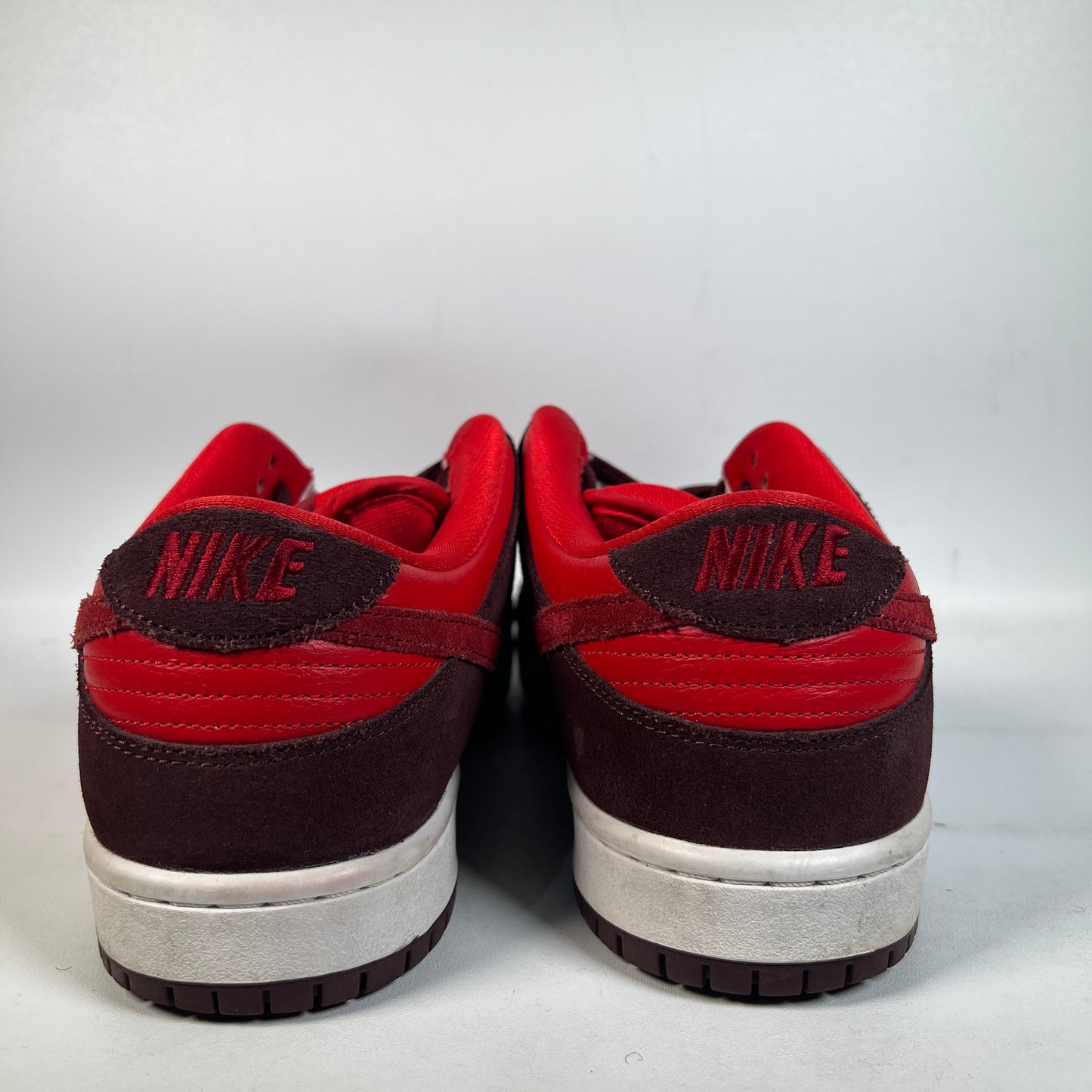 Nike SB Dunk Low Cherry (2022) Size 11 USED s22736