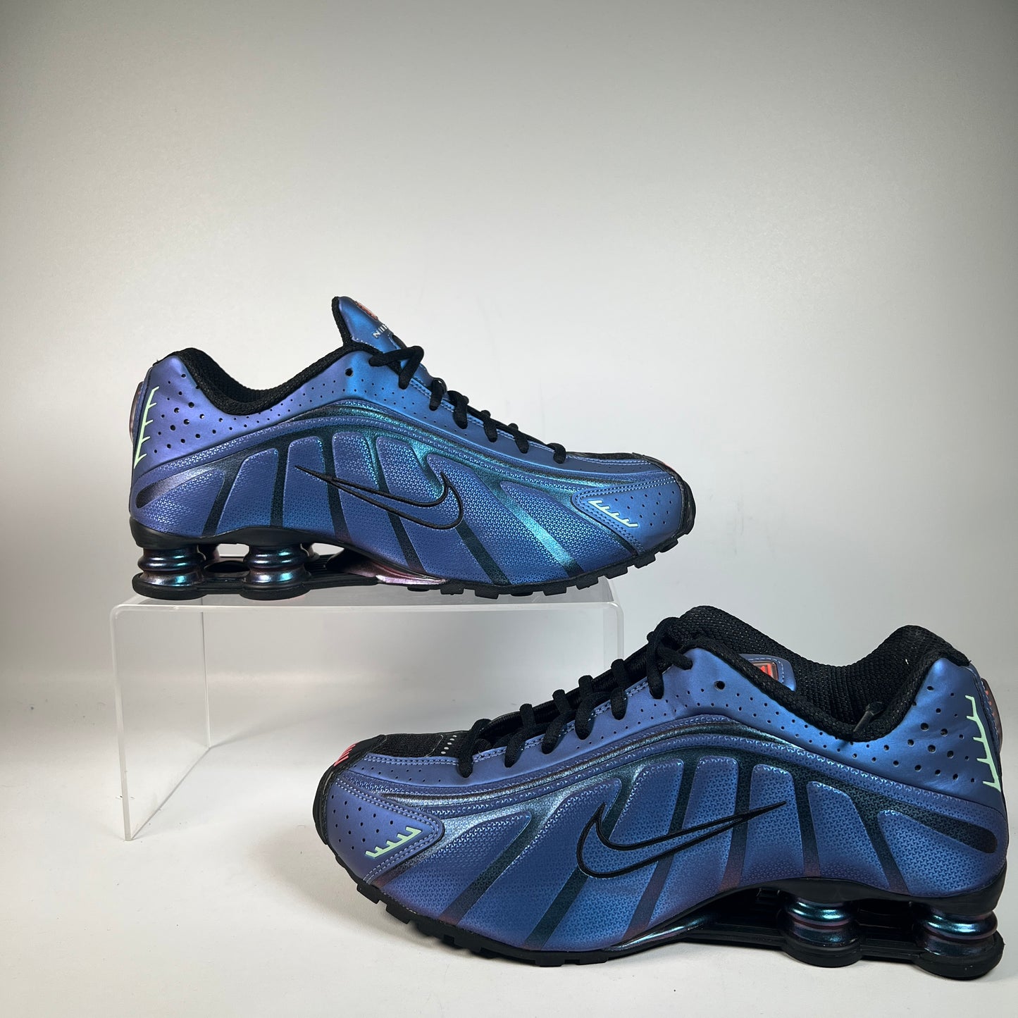Nike Shox R4 Iridescent (2024) Size 10 USED s22725