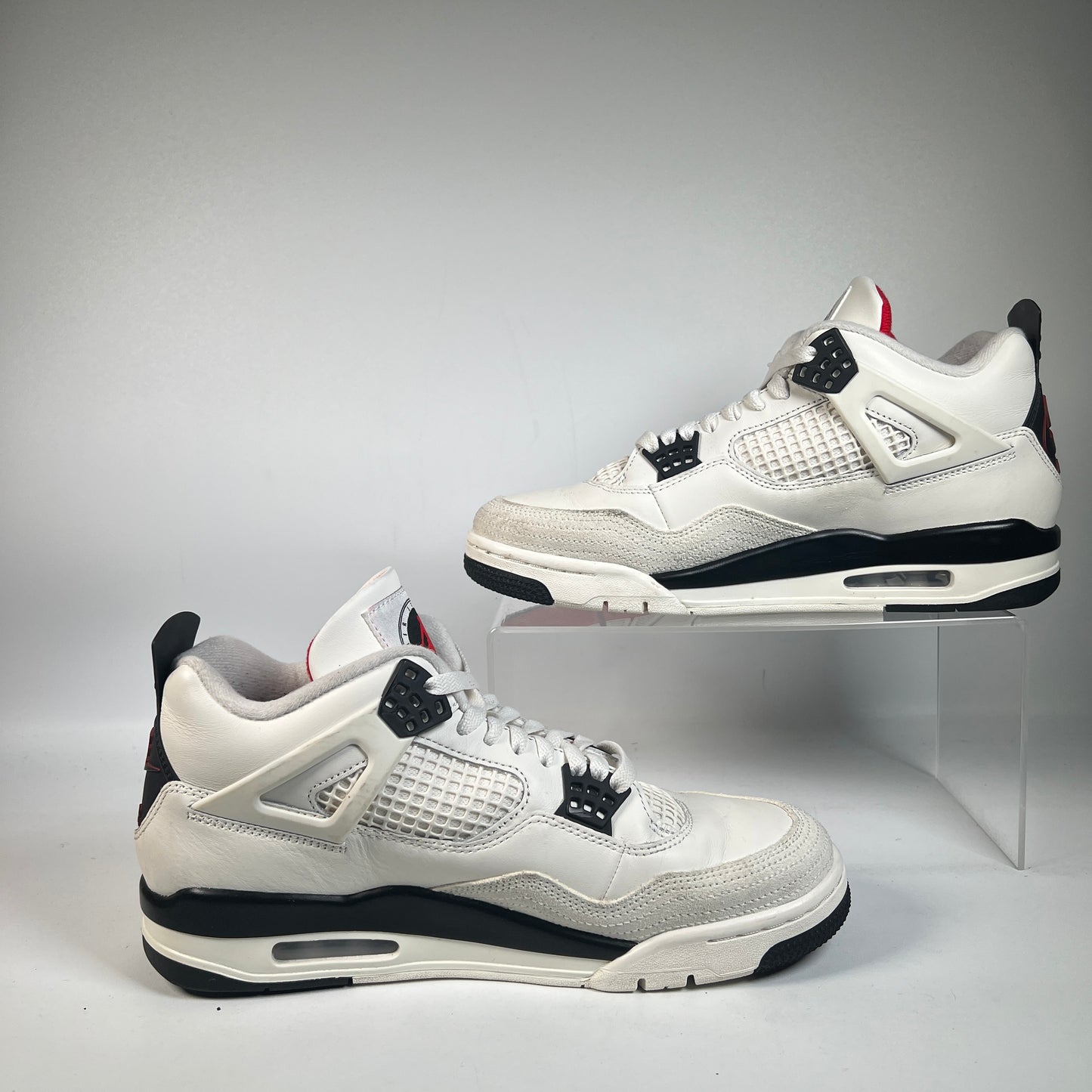 Jordan 4 Flight Club (2026) Size 10 USED s22711