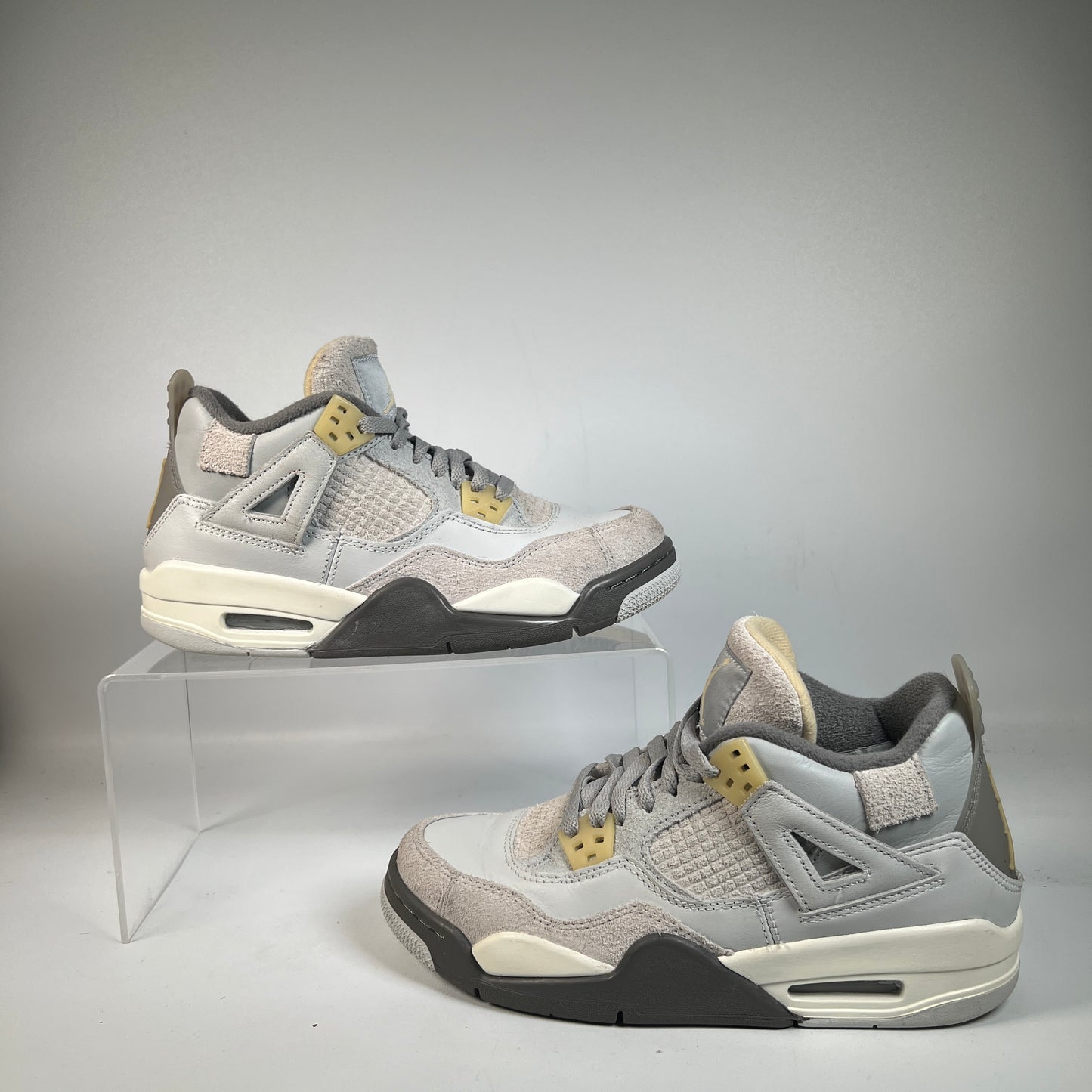 Jordan 4 Craft Photon Dust (2023) Size 6y USED s22687