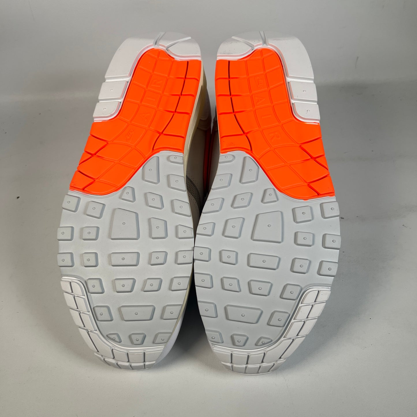 Nike Air Max 1 Patta Wave White Hyper Crimson (2026) Size 9.5 NEW s22821