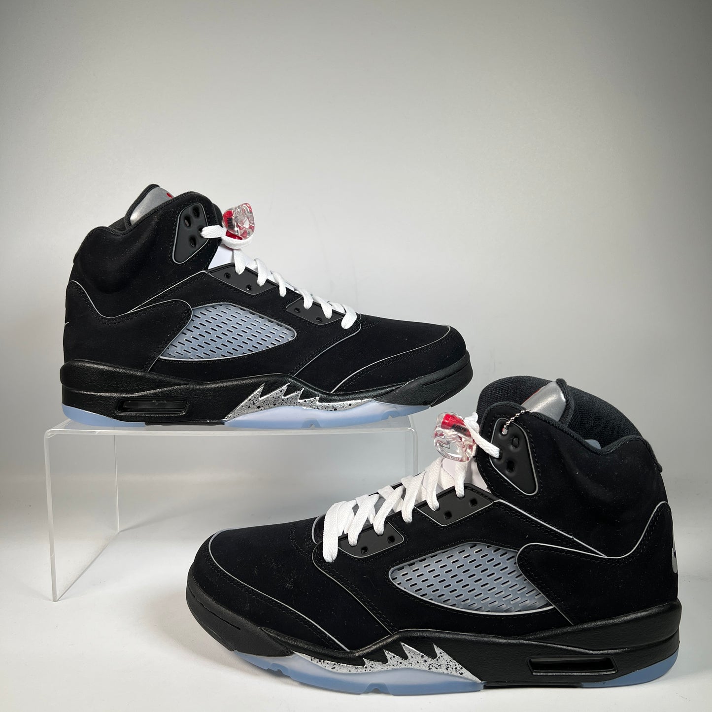 Jordan 5 Black Metallic Reimagined (2025) Size 10.5 NEW s22888