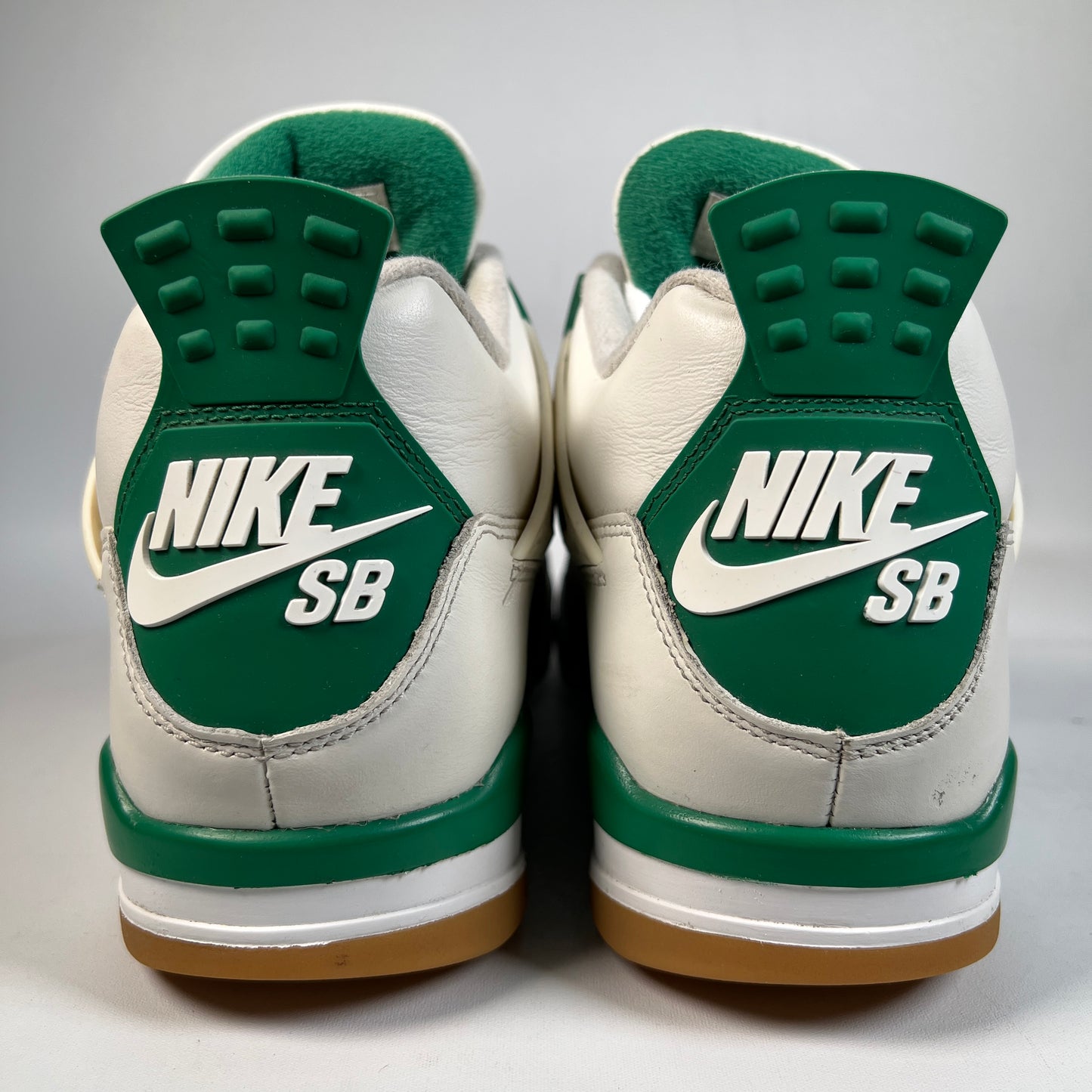 Jordan 4 SB Pine Green (2023) Size 10 USED s22890