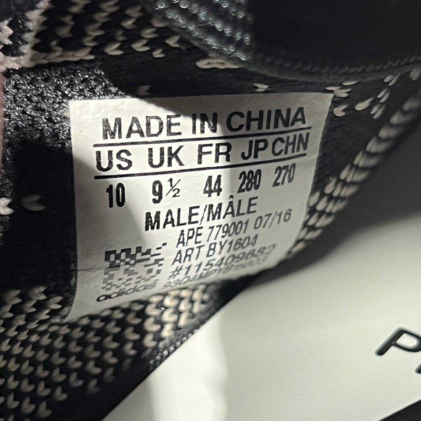 Yeezy 350 Core Black White (2016) Size 10 USED s22832
