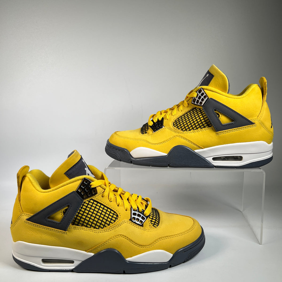 Jordan 4 Lightning (2020) Size 9 USED s22783