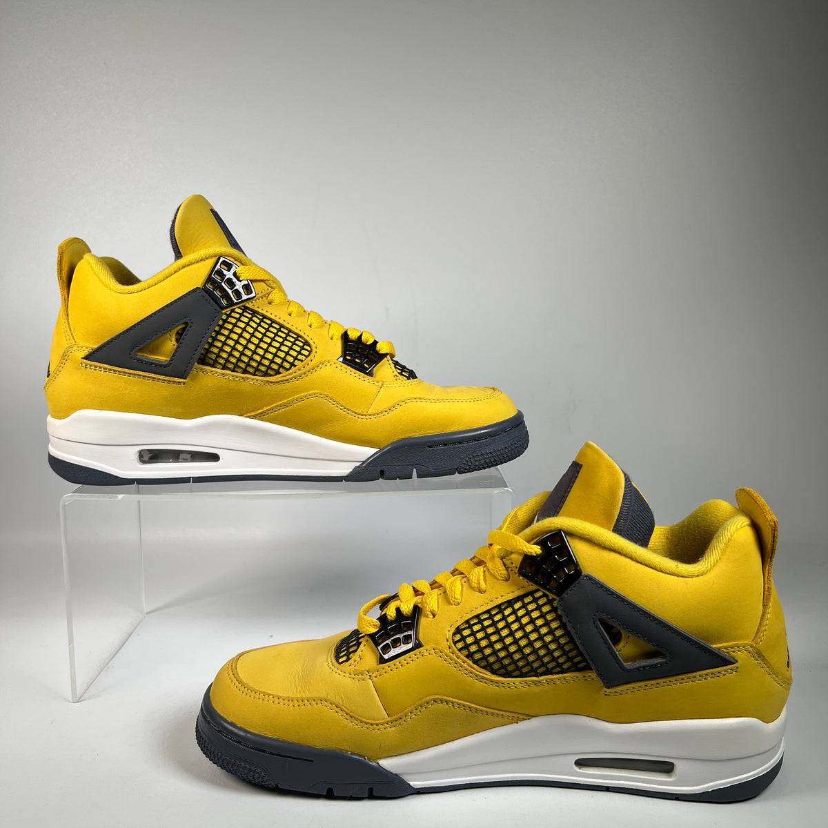 Jordan 4 Lightning (2020) Size 9 USED s22783