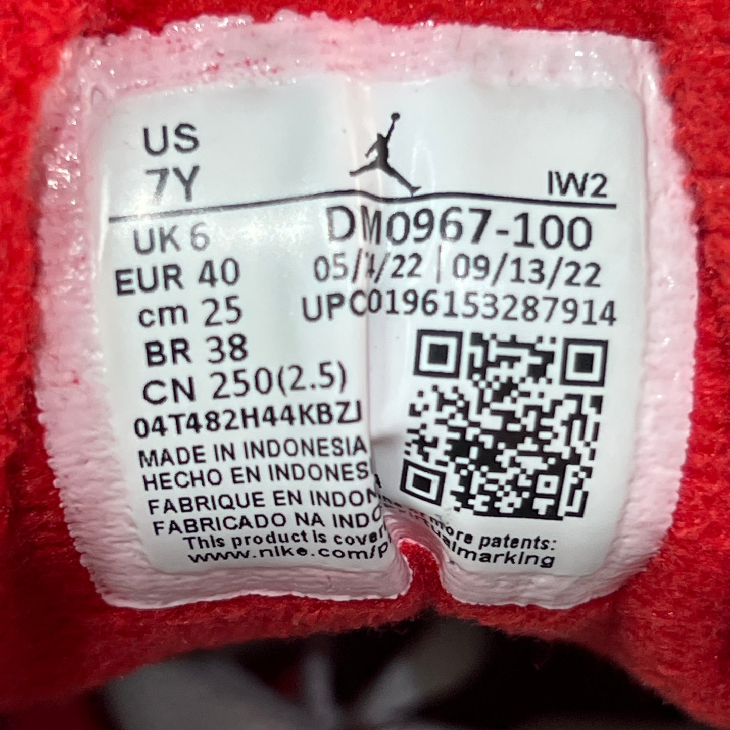 Jordan 3 White Cement Reimagined (2022) Size 7Y USED s22825