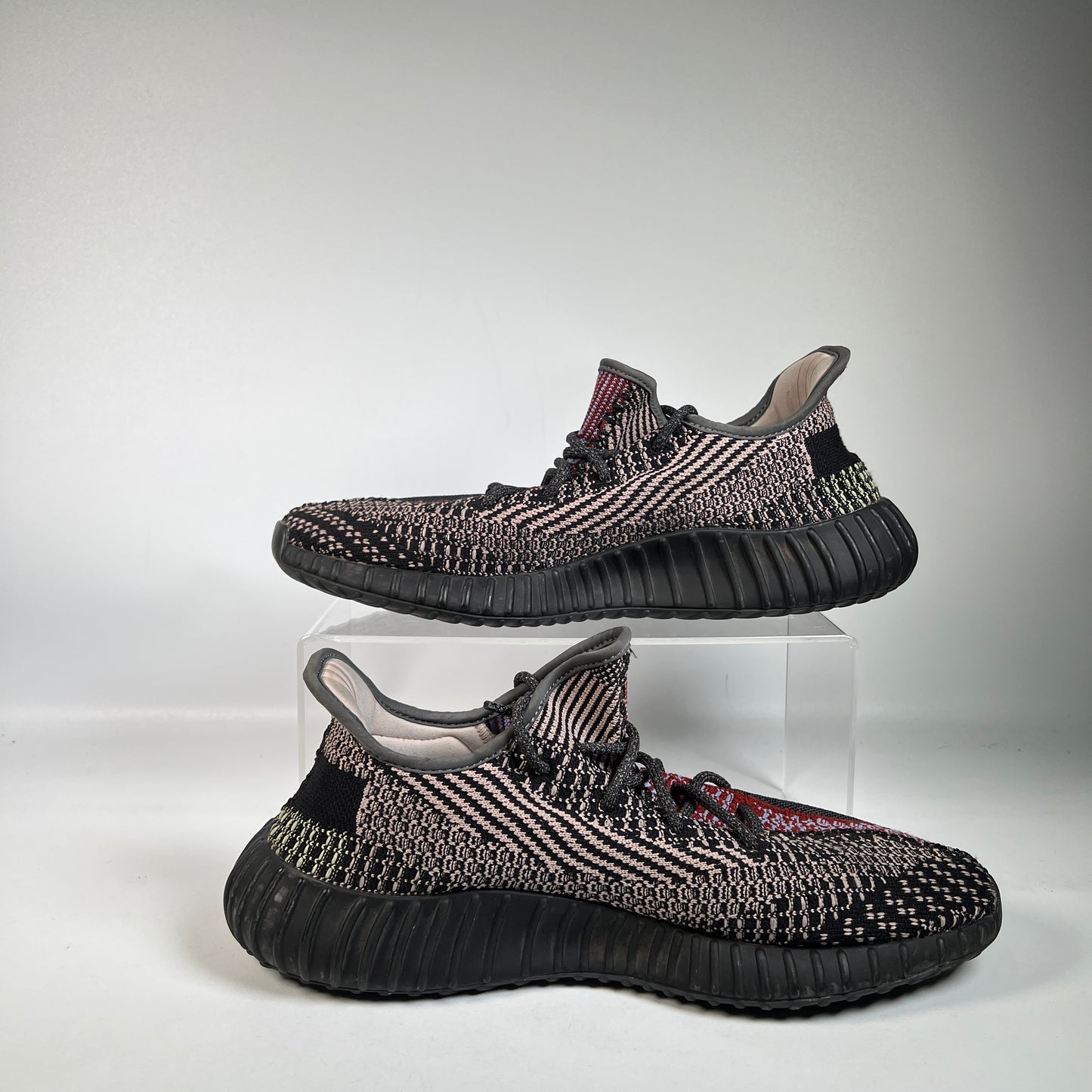 Yeezy Boost 350v2 Yecheil (2019) Size 11 USED s22905