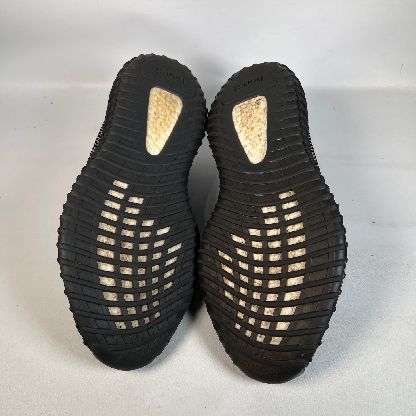 Yeezy Boost 350v2 Yecheil (2019) Size 11 USED s22905