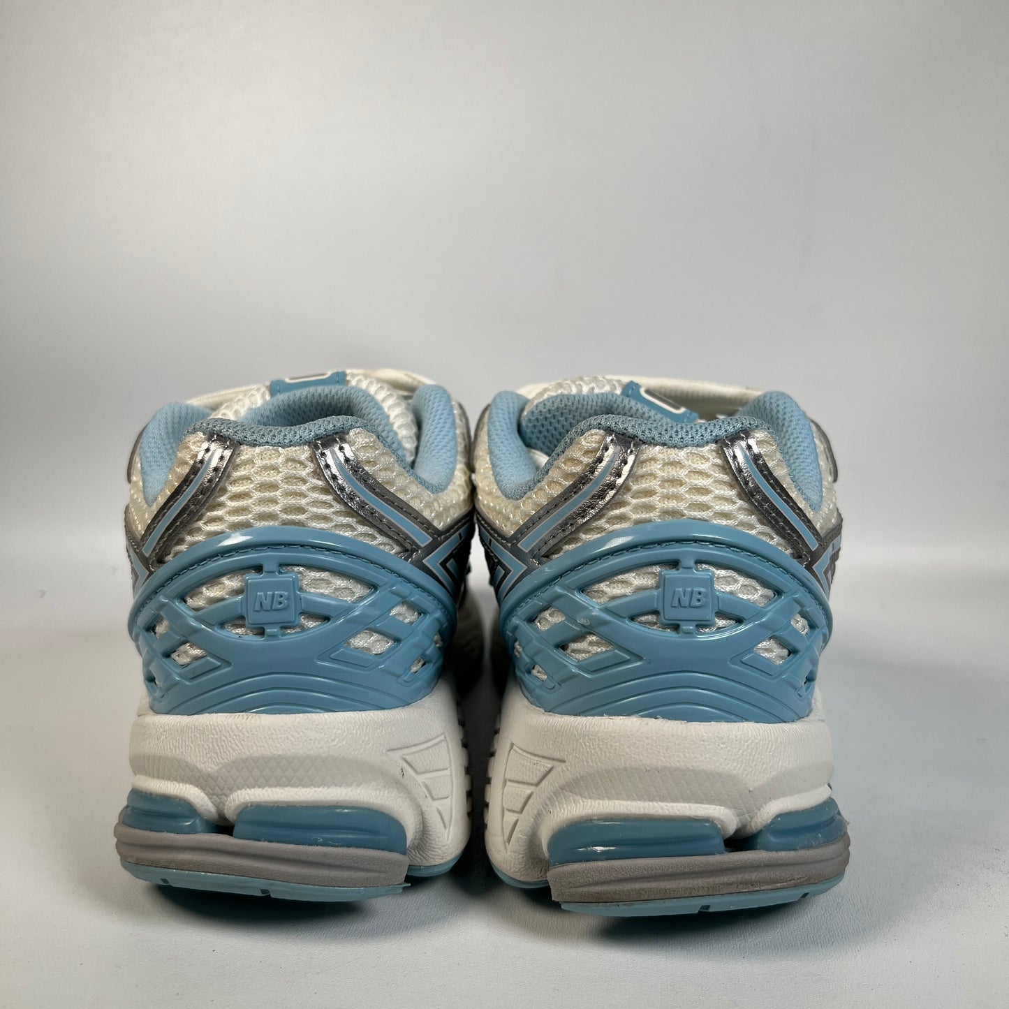 New Balance 1906R Silver Metallic Chrome Blue (2024) Size 5.5y USED s22884