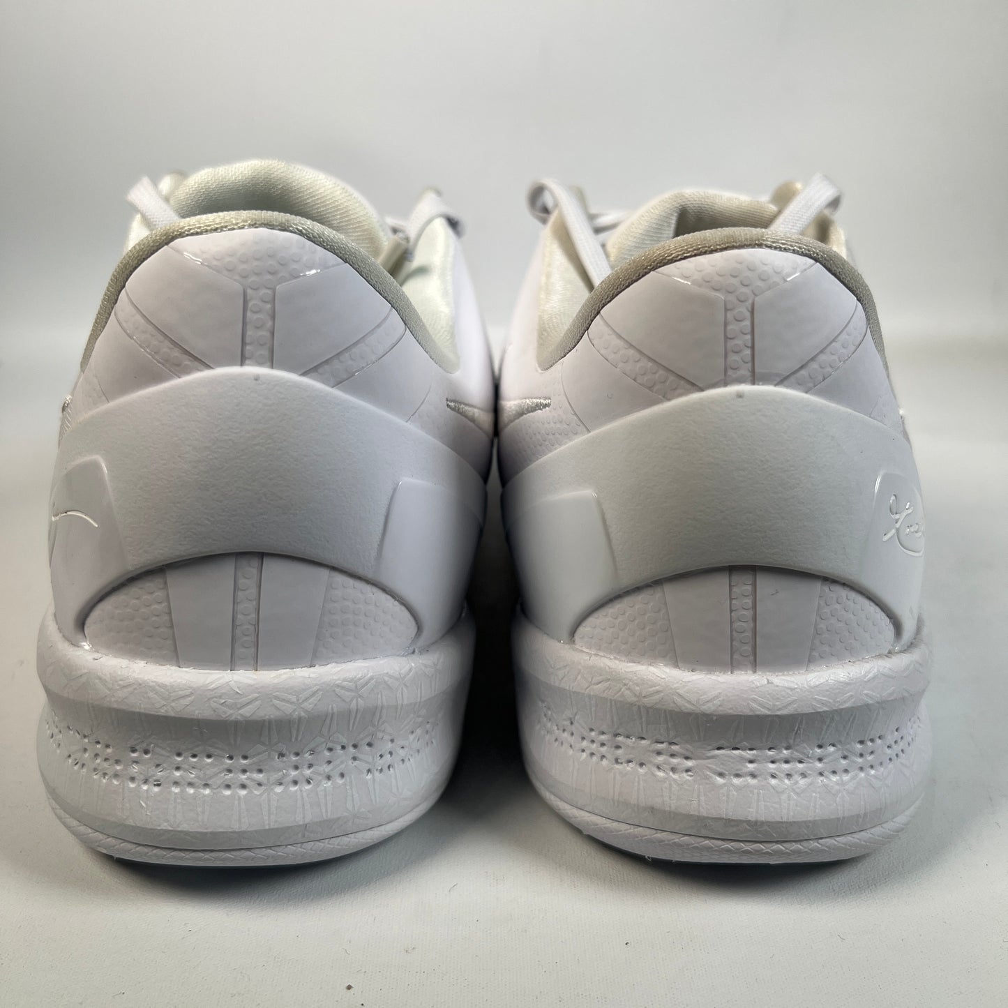 Nike Kobe 8 Halo (2023) Size 10 NEW s22948